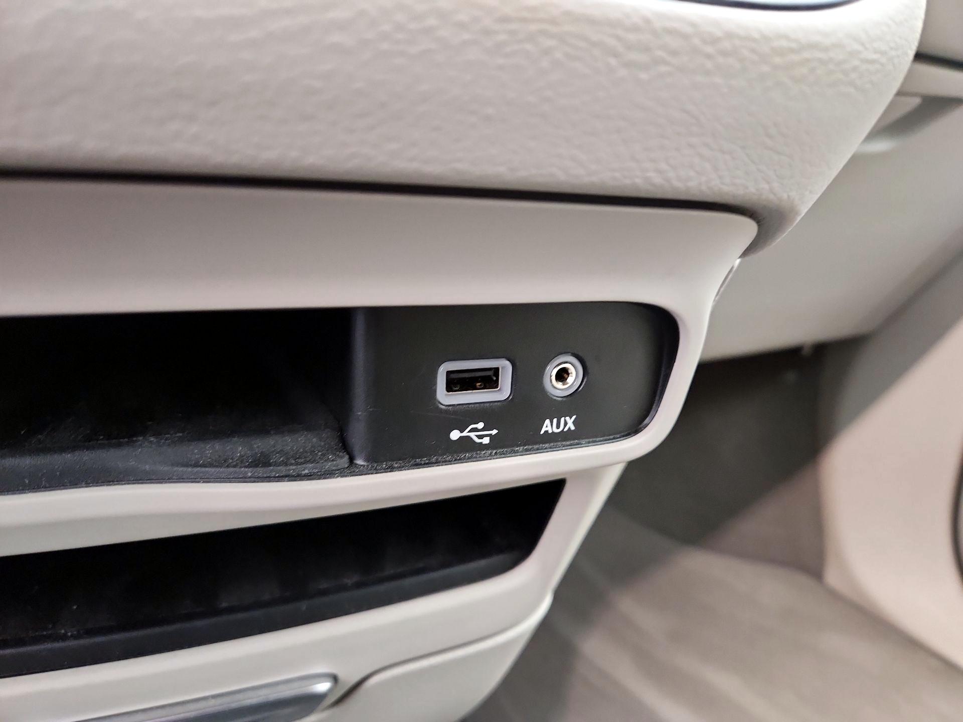 Thumbnail: 2020 Chrysler Pacifica - 19