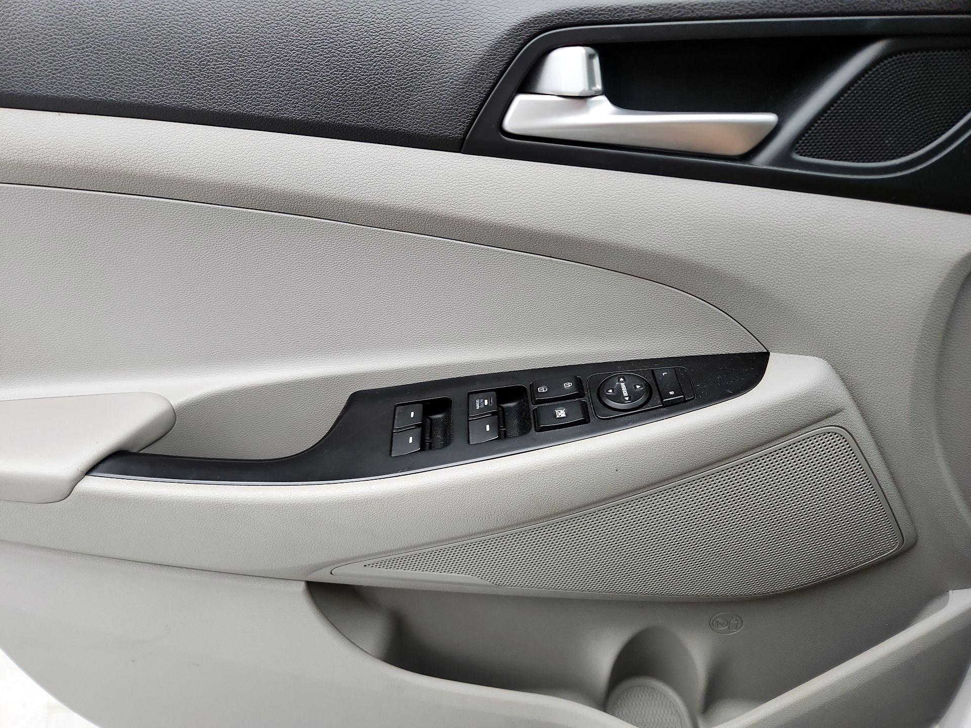 Thumbnail: 2019 Hyundai Tucson - 12