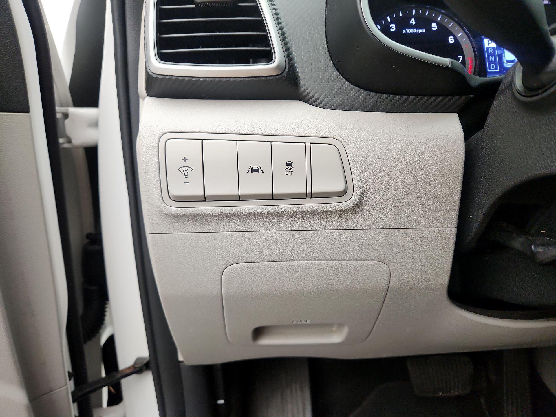 Thumbnail: 2019 Hyundai Tucson - 13