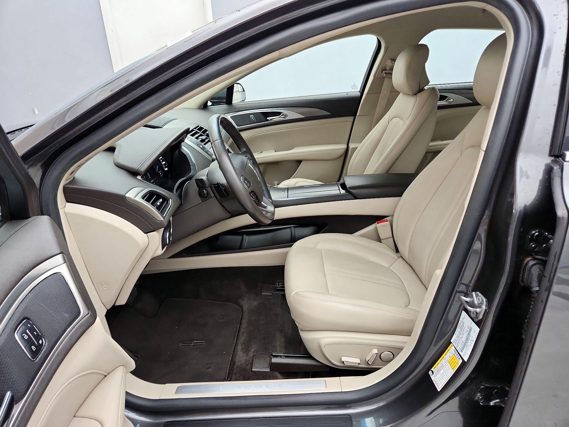 Thumbnail: 2017 Lincoln MKZ - 11