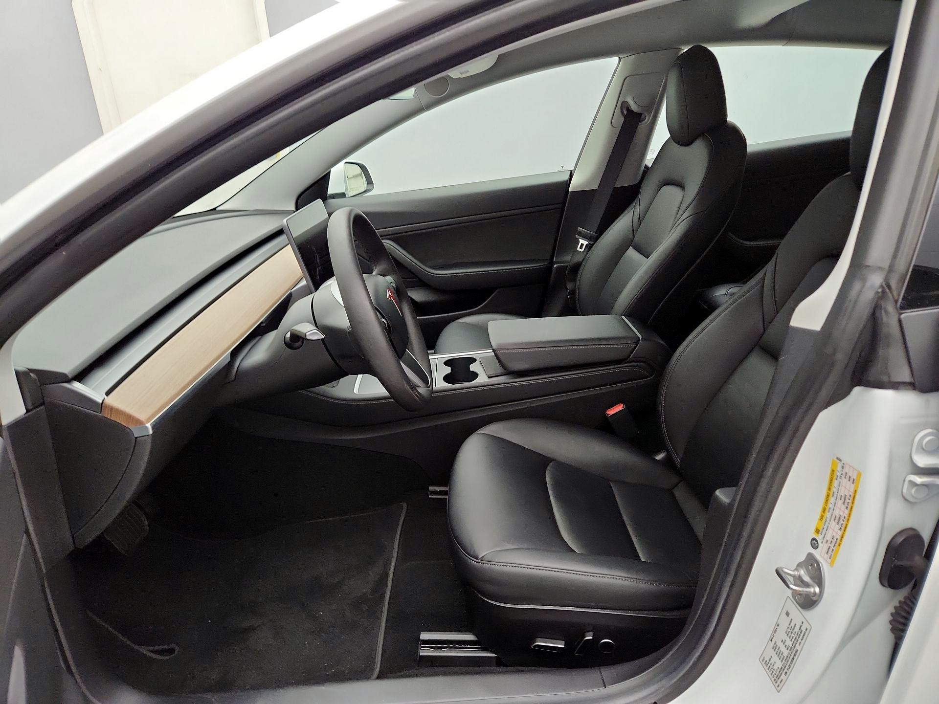 Thumbnail: 2021 Tesla Model 3 - 11