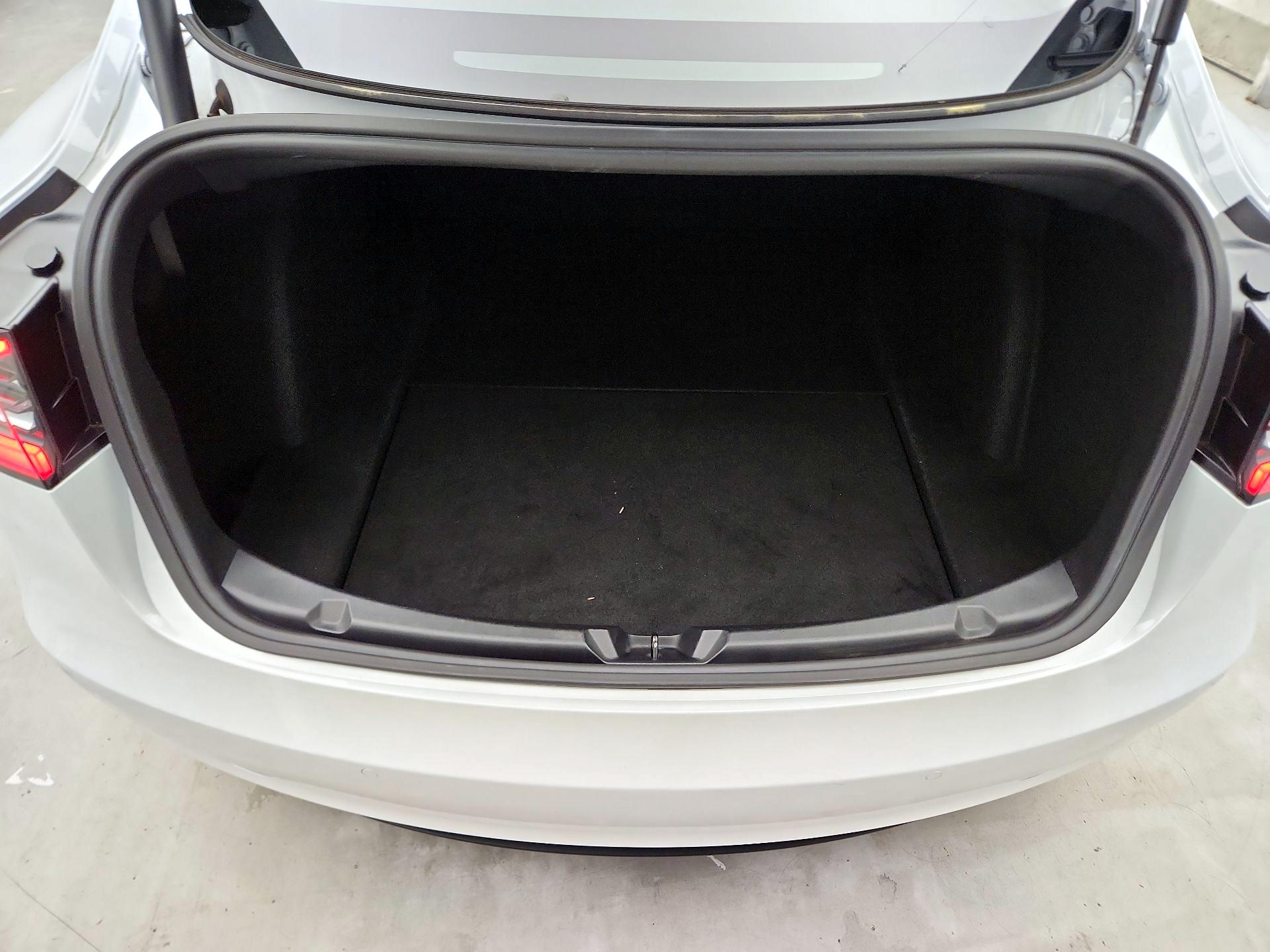 Thumbnail: 2021 Tesla Model 3 - 19