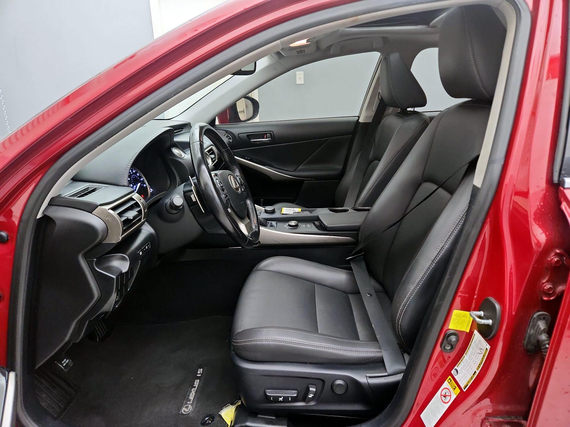 Thumbnail: 2015 Lexus IS - 11