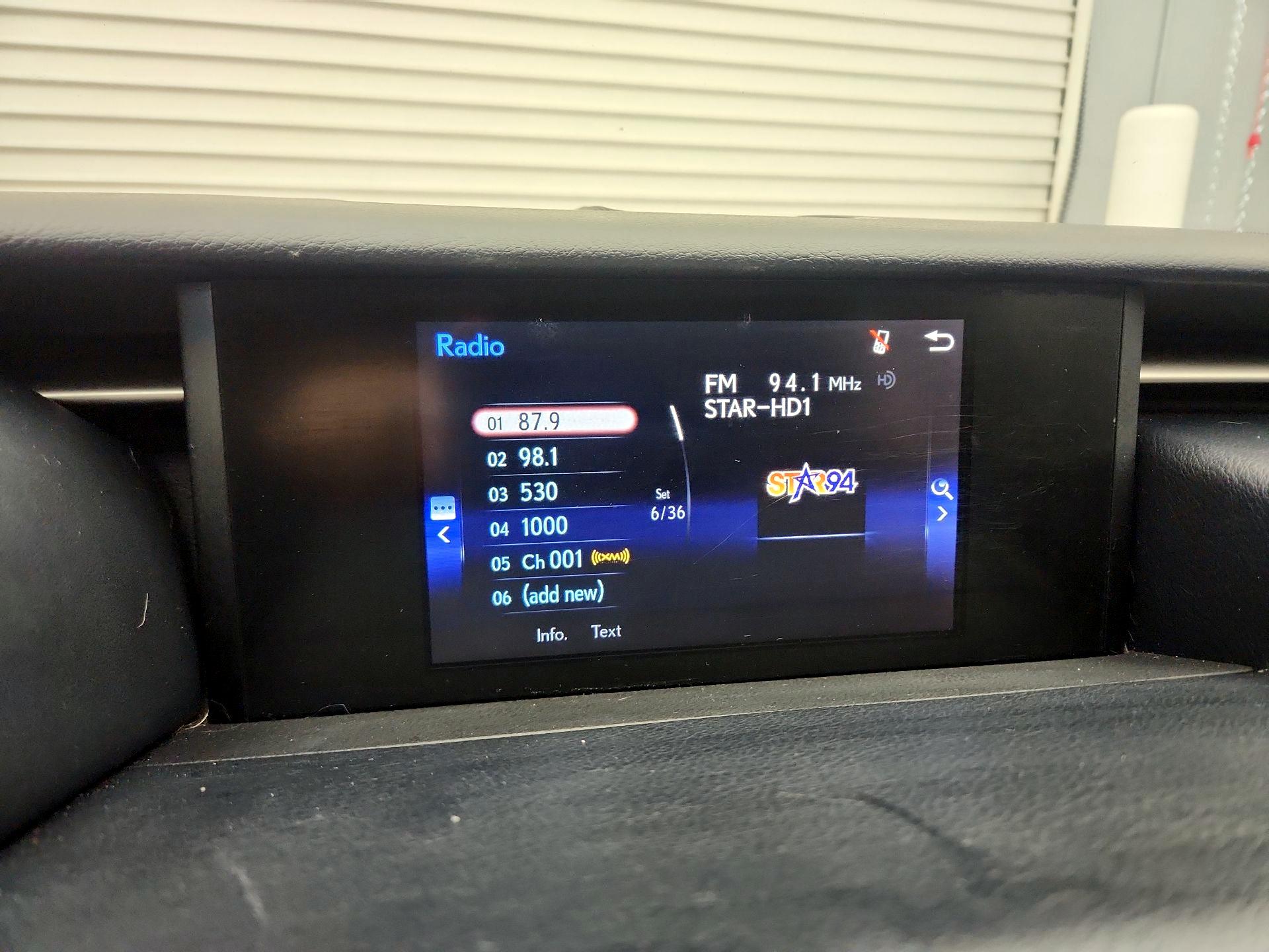 Thumbnail: 2015 Lexus IS - 15