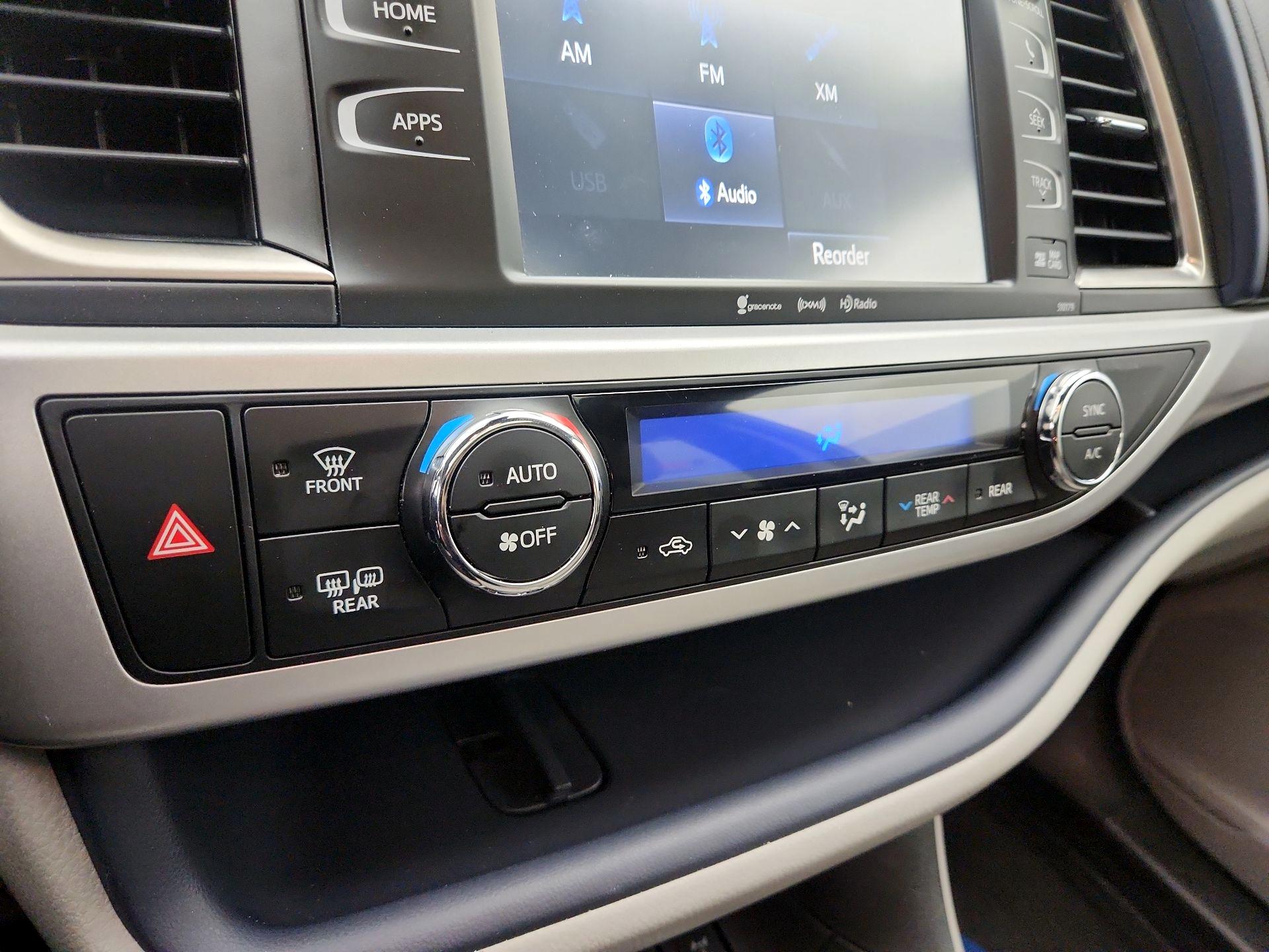 Thumbnail: 2017 Toyota Highlander - 16