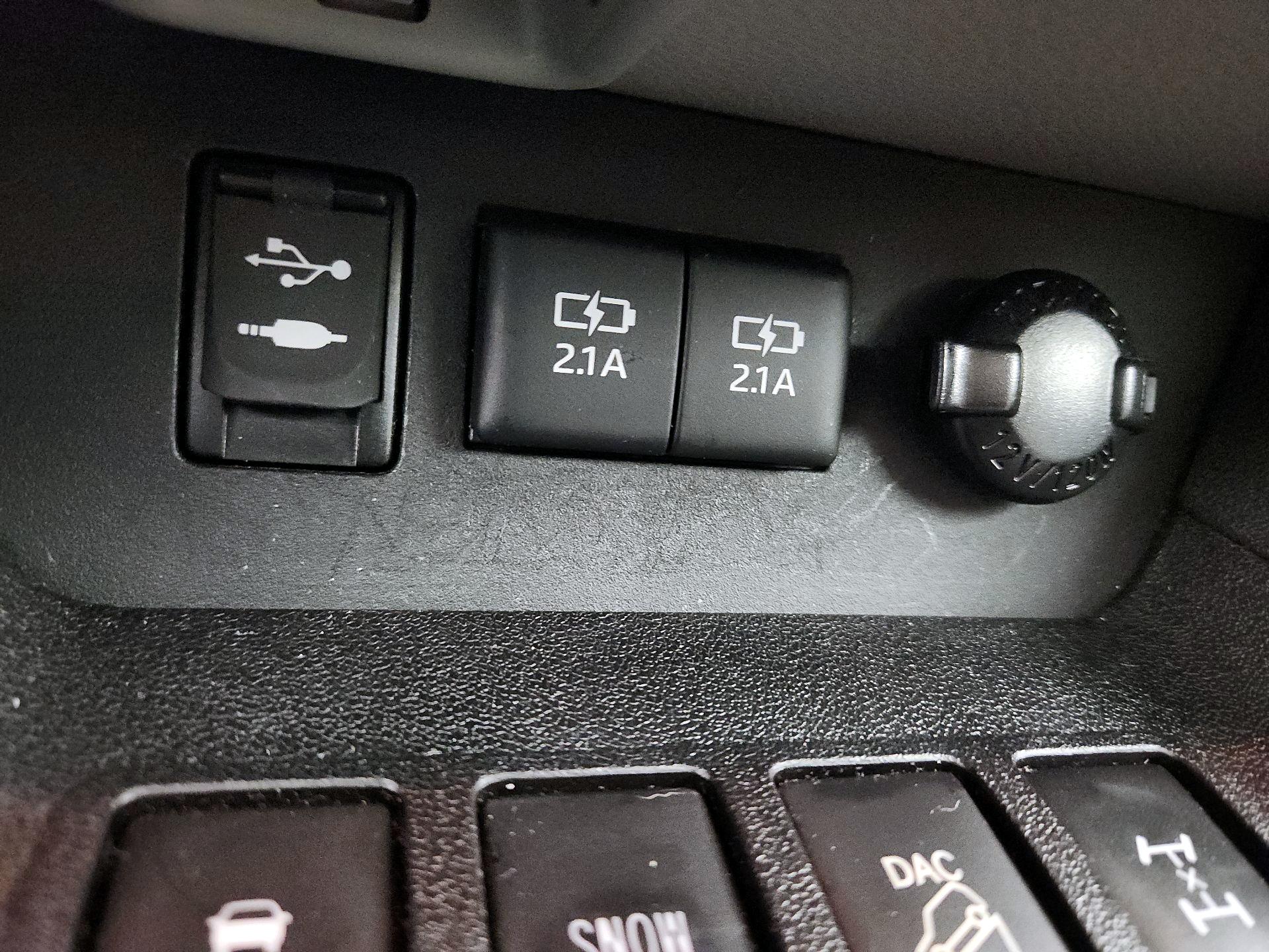 Thumbnail: 2017 Toyota Highlander - 18