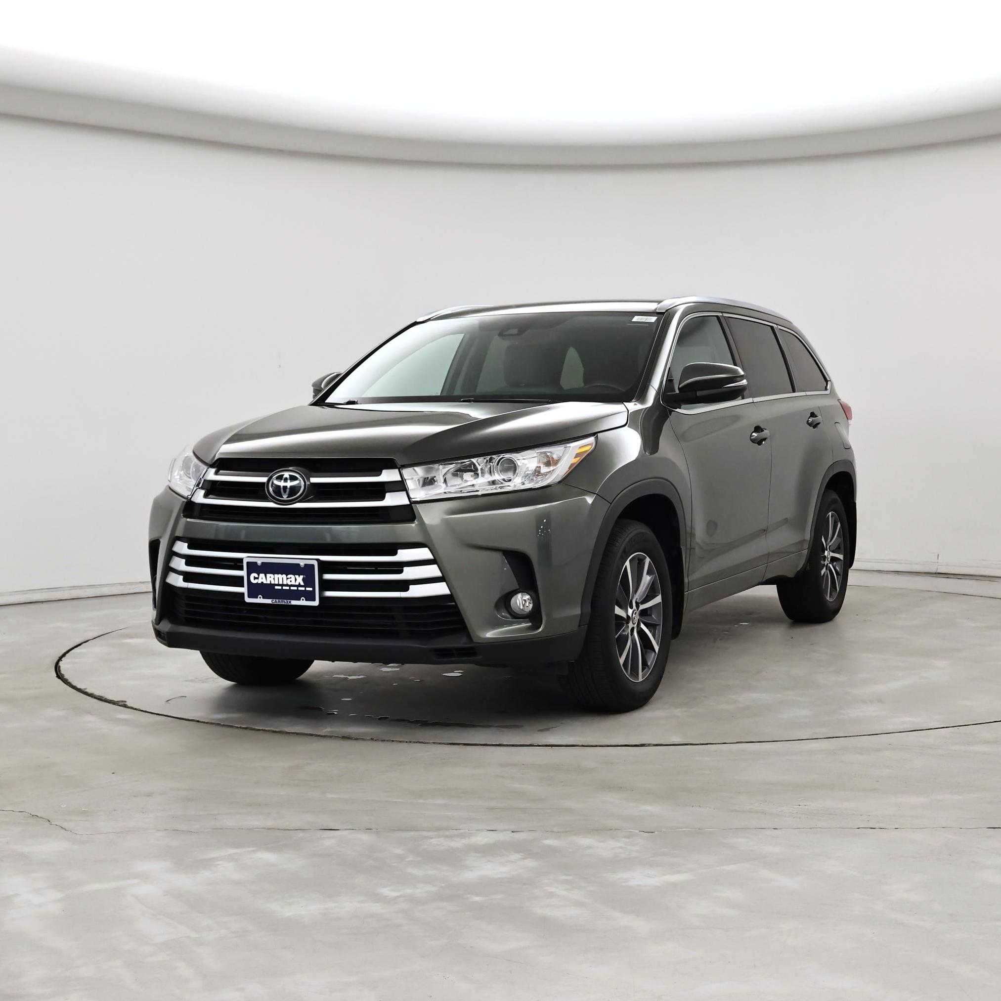 Thumbnail: 2017 Toyota Highlander - 4