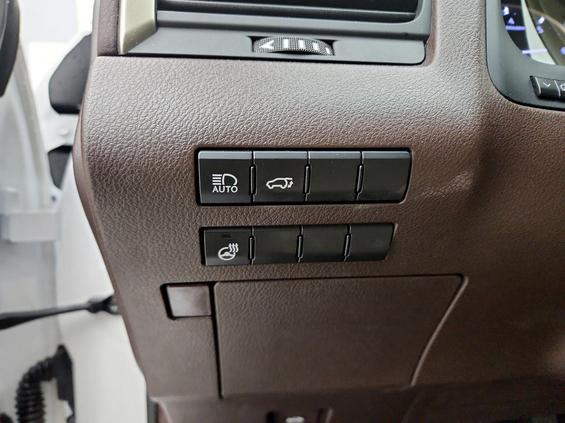 Thumbnail: 2020 Lexus RX - 13