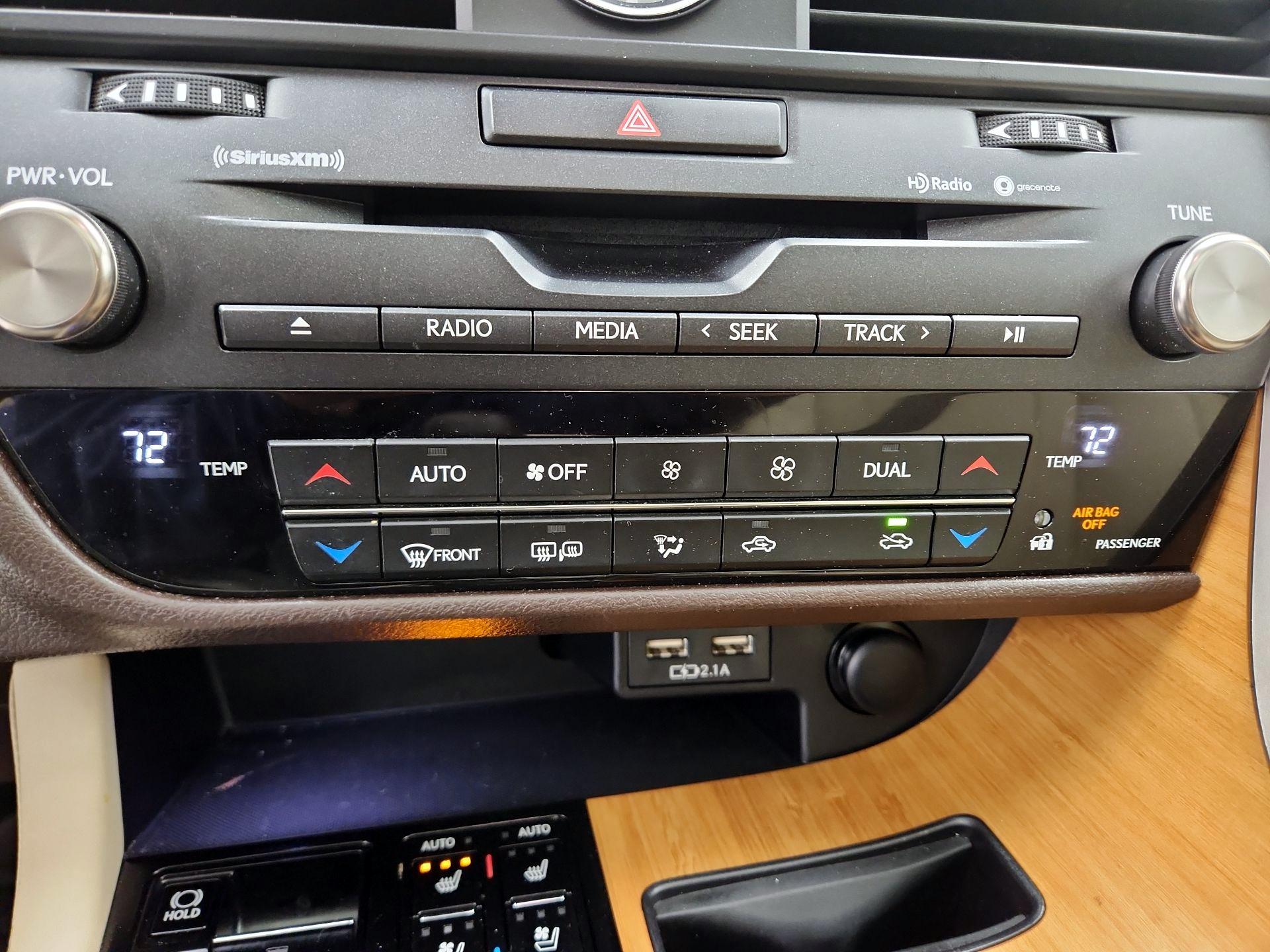 Thumbnail: 2020 Lexus RX - 16