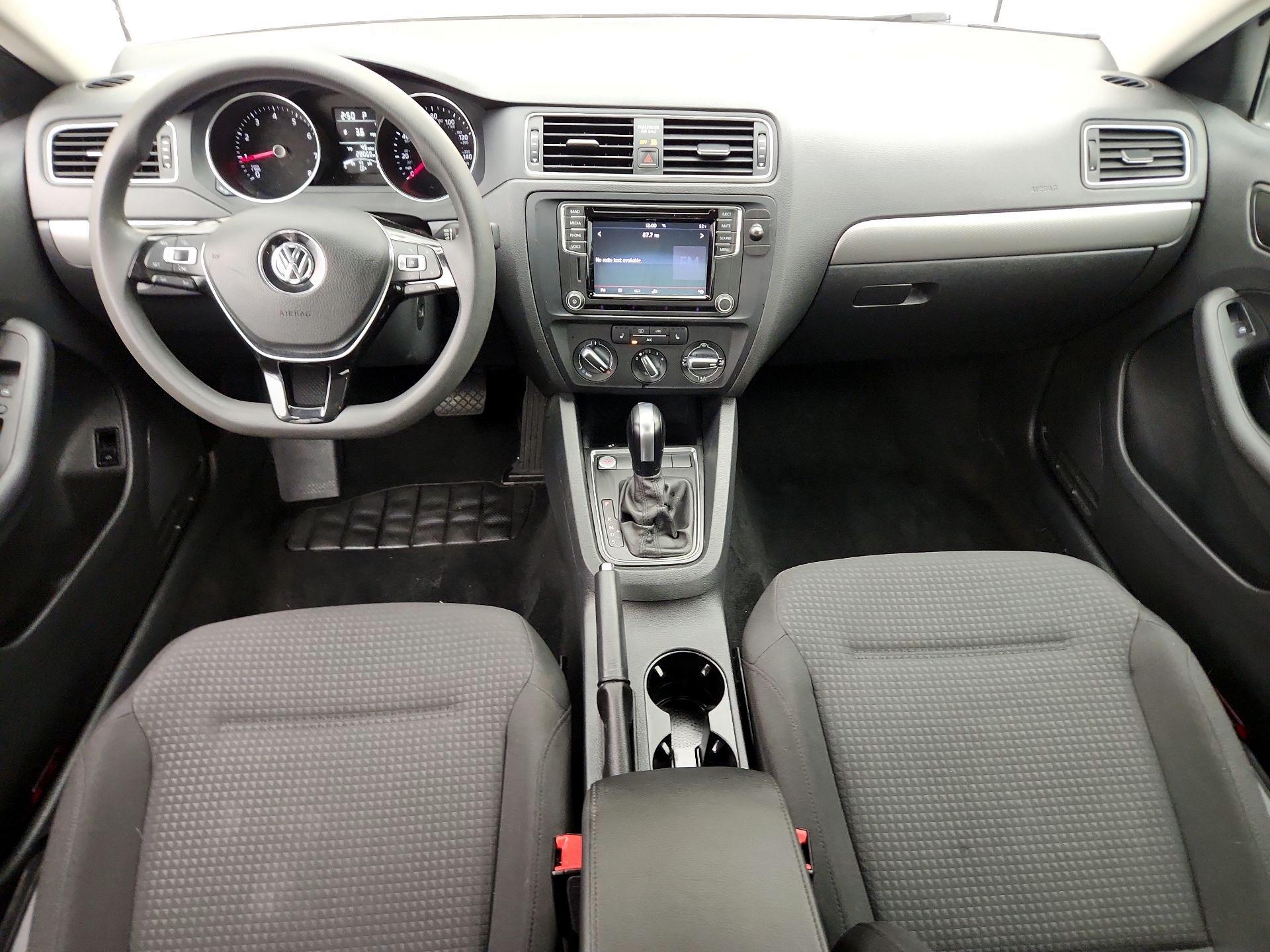 Thumbnail: 2016 Volkswagen Jetta - 9