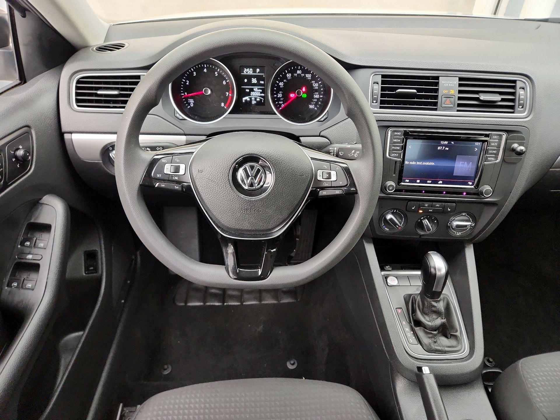 Thumbnail: 2016 Volkswagen Jetta - 10
