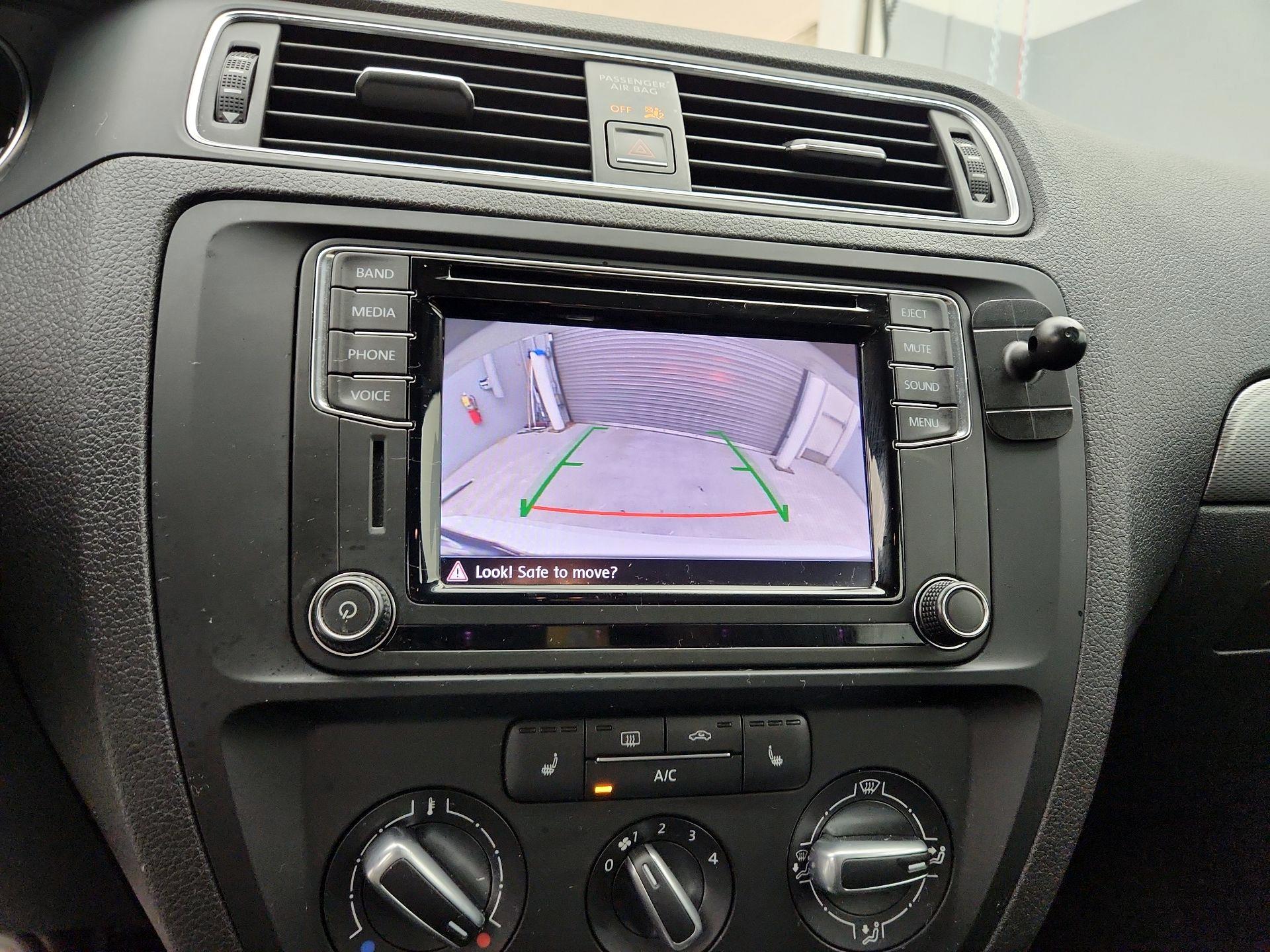 Thumbnail: 2016 Volkswagen Jetta - 14