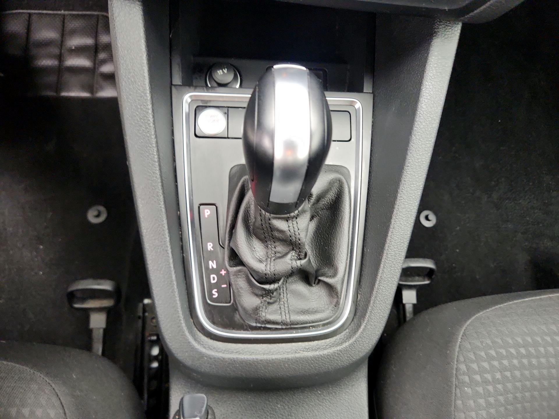 Thumbnail: 2016 Volkswagen Jetta - 17