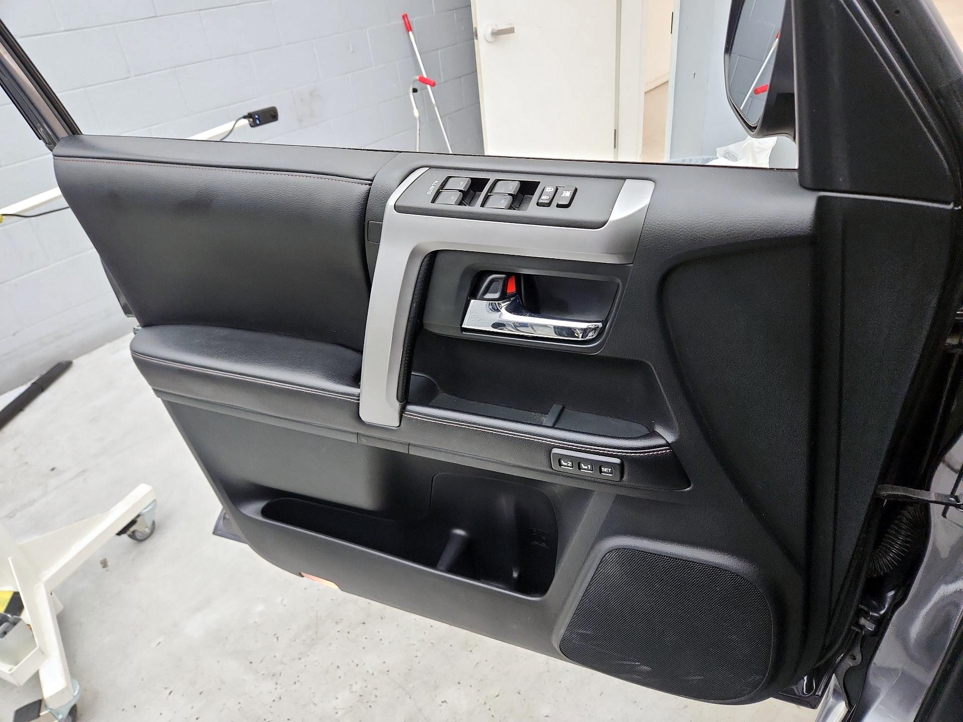 Thumbnail: 2016 Toyota 4Runner - 12