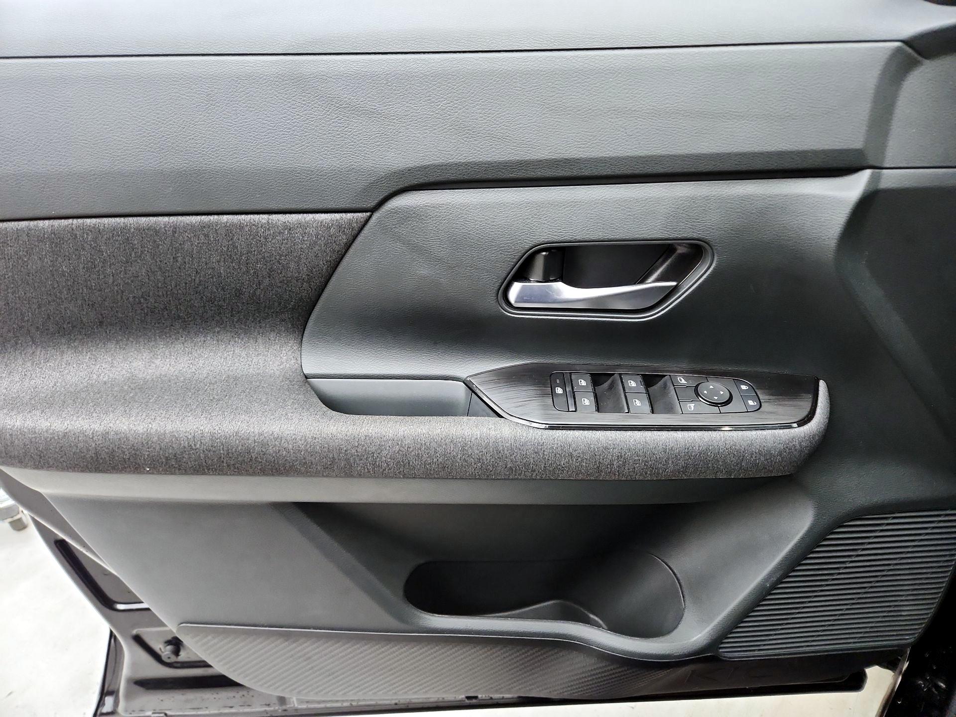 Thumbnail: 2025 Nissan Kicks - 12