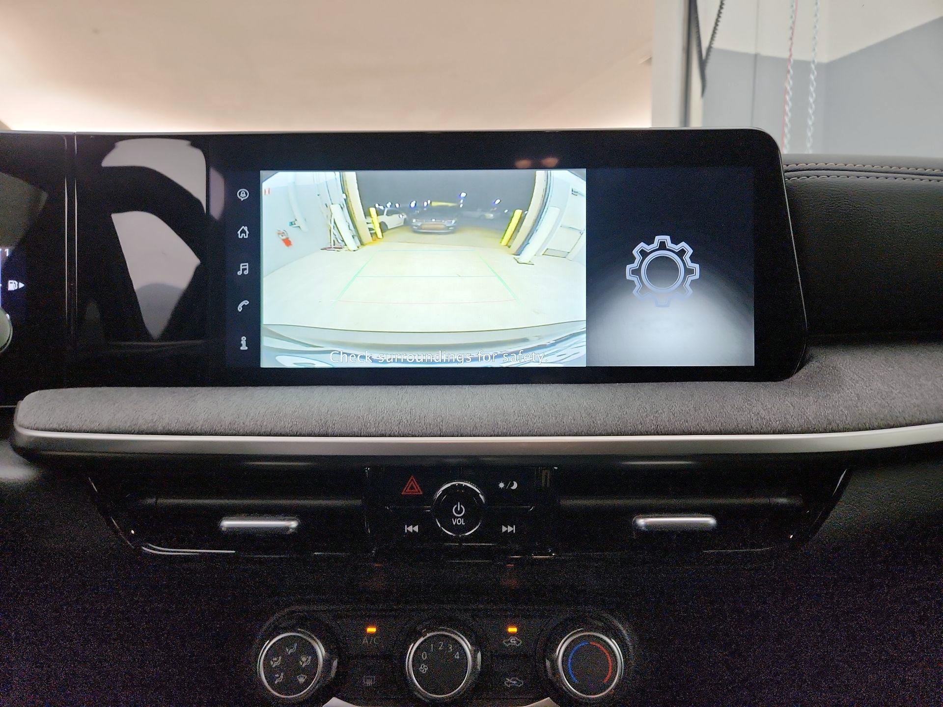 Thumbnail: 2025 Nissan Kicks - 14