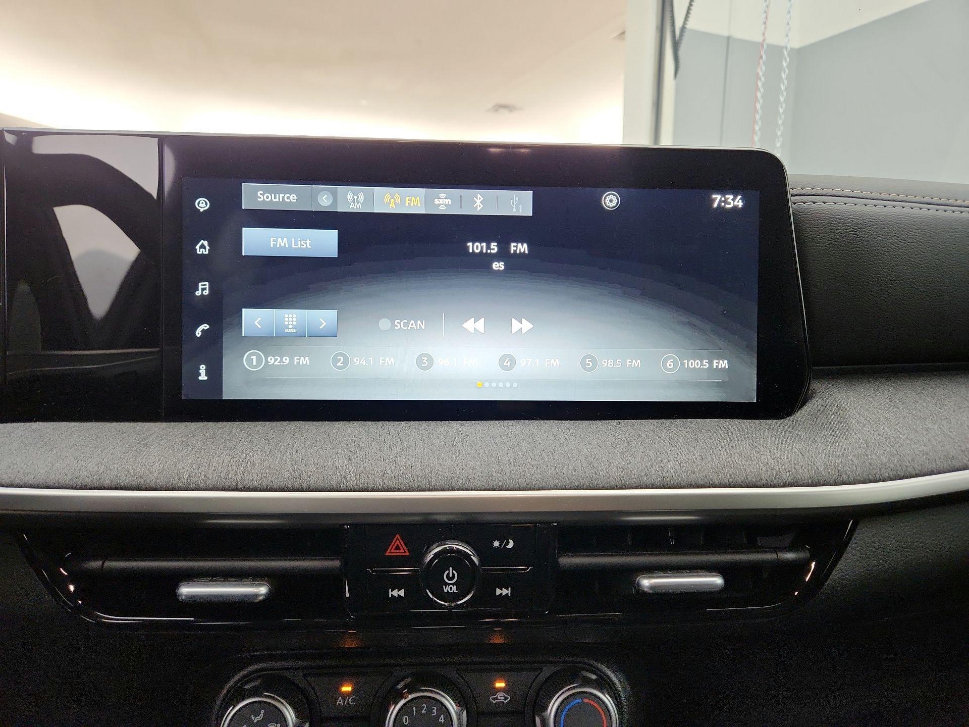 Thumbnail: 2025 Nissan Kicks - 15