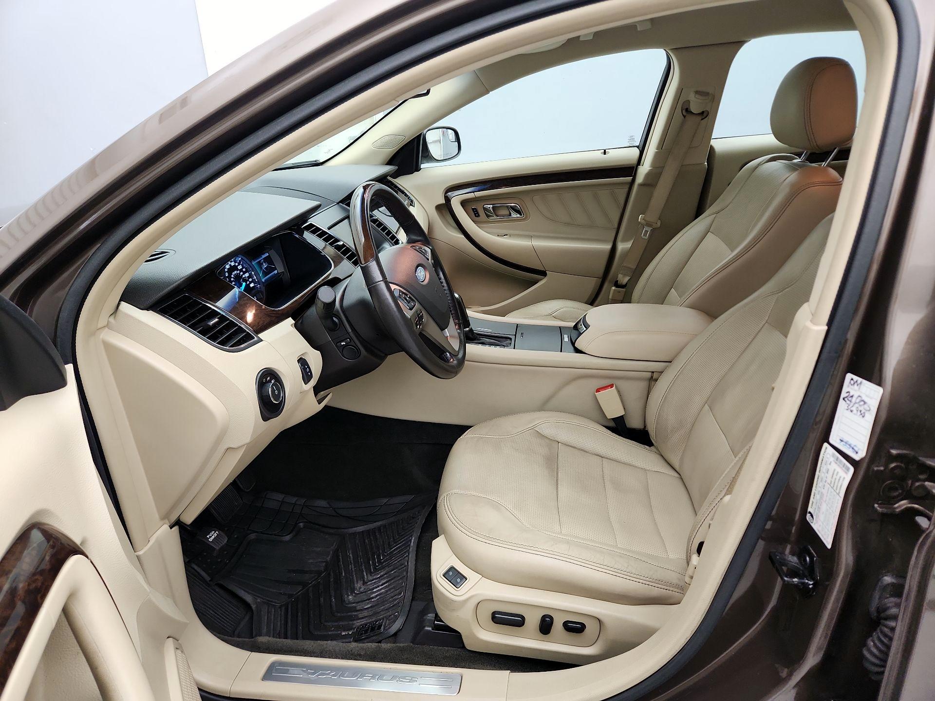 Thumbnail: 2015 Ford Taurus - 11