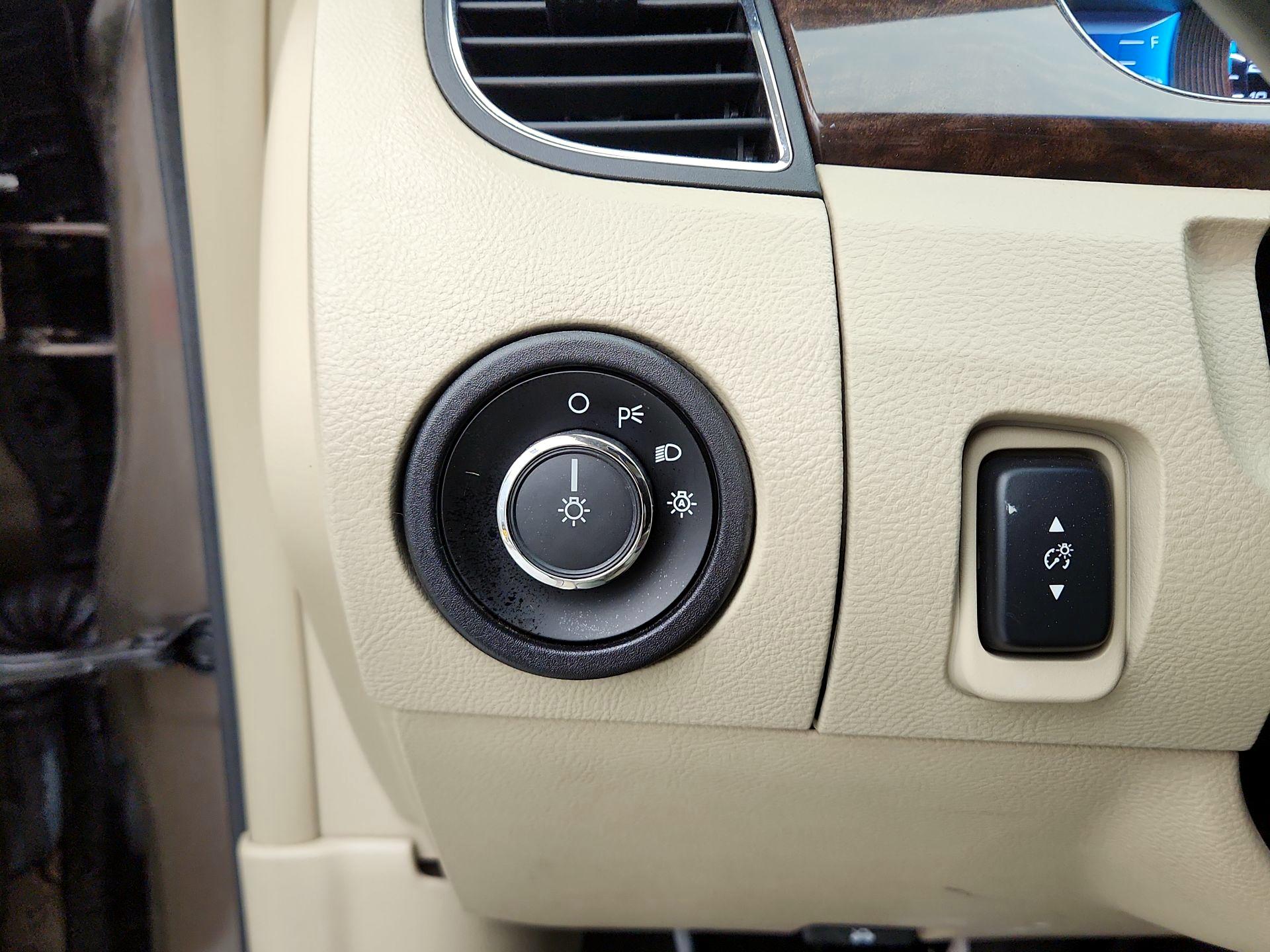 Thumbnail: 2015 Ford Taurus - 13