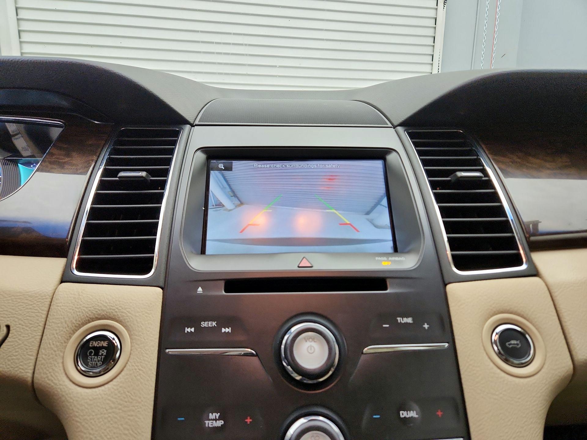 Thumbnail: 2015 Ford Taurus - 14