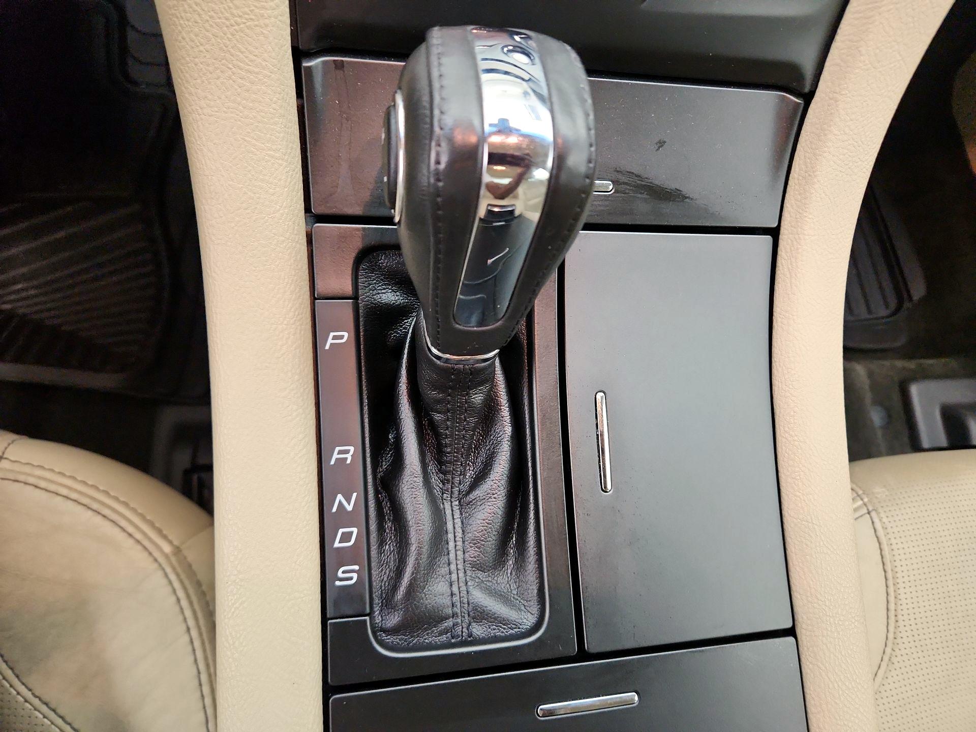 Thumbnail: 2015 Ford Taurus - 17