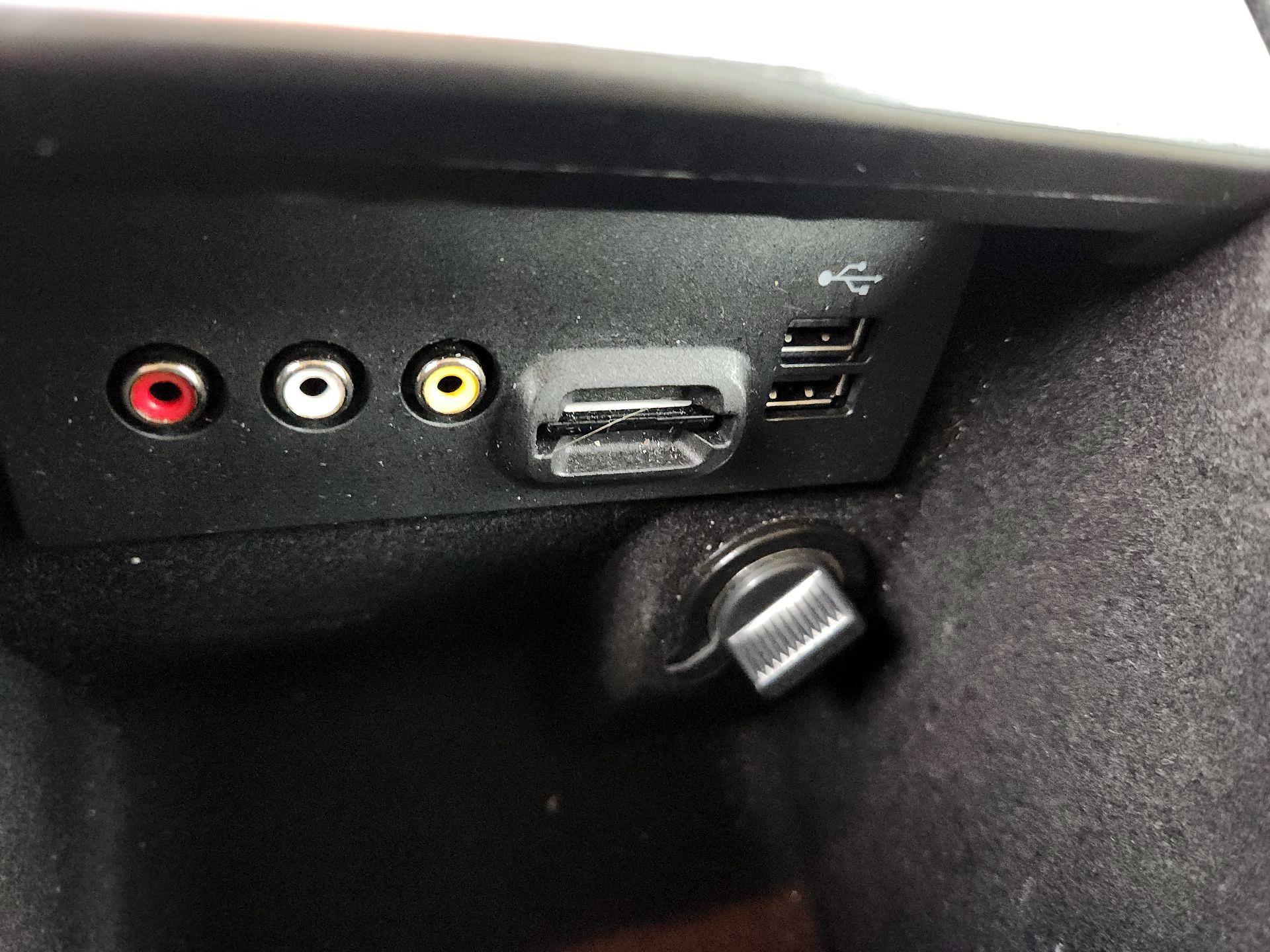 Thumbnail: 2015 Ford Taurus - 18