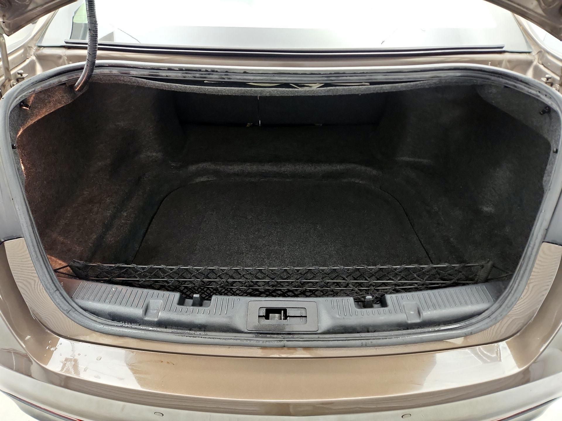 Thumbnail: 2015 Ford Taurus - 20