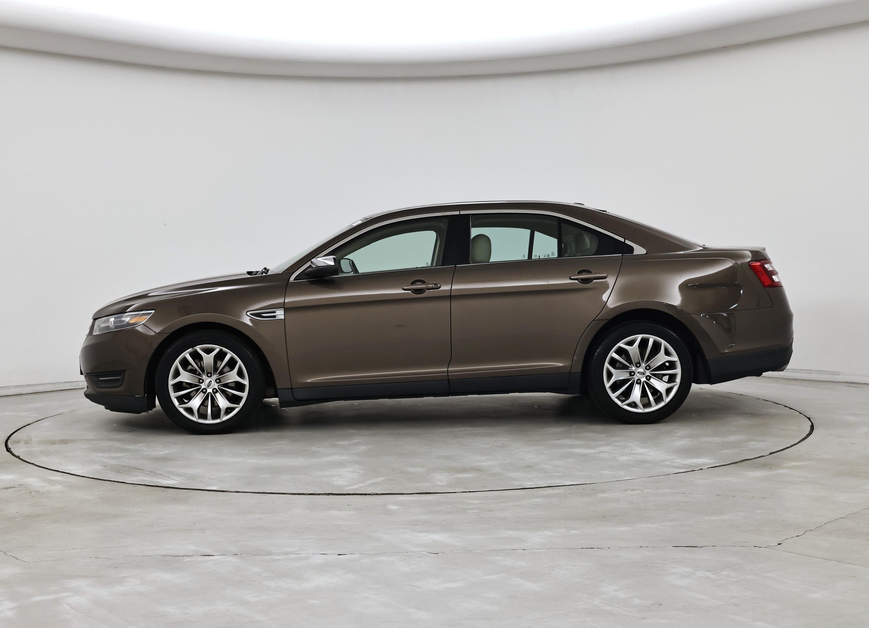 Thumbnail: 2015 Ford Taurus - 3