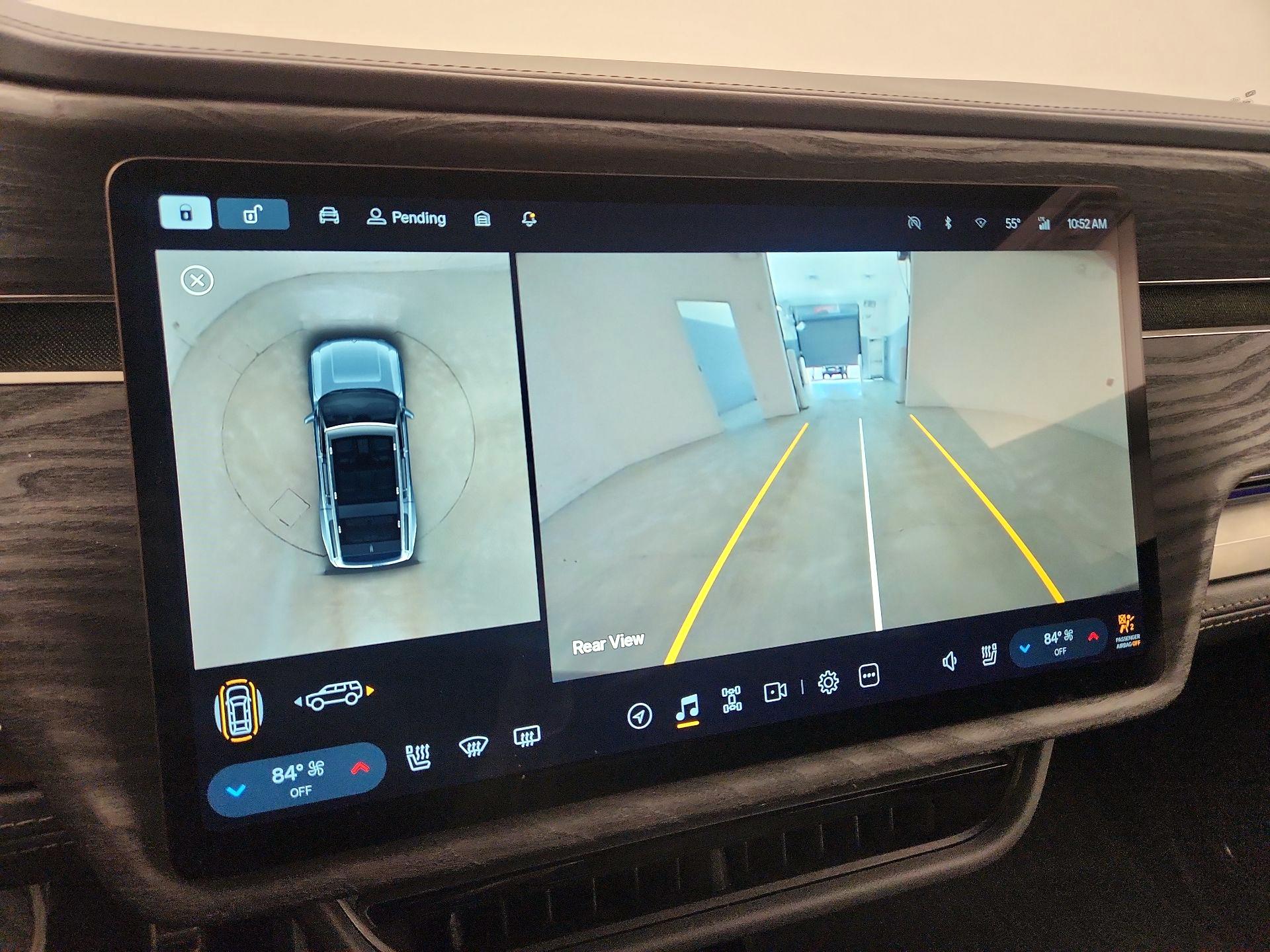 Thumbnail: 2022 Rivian R1S - 13