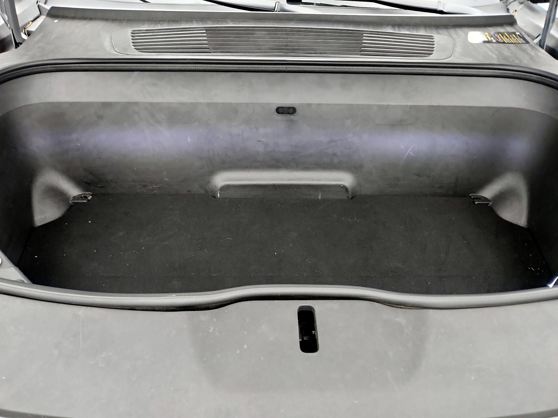 Thumbnail: 2022 Rivian R1S - 20