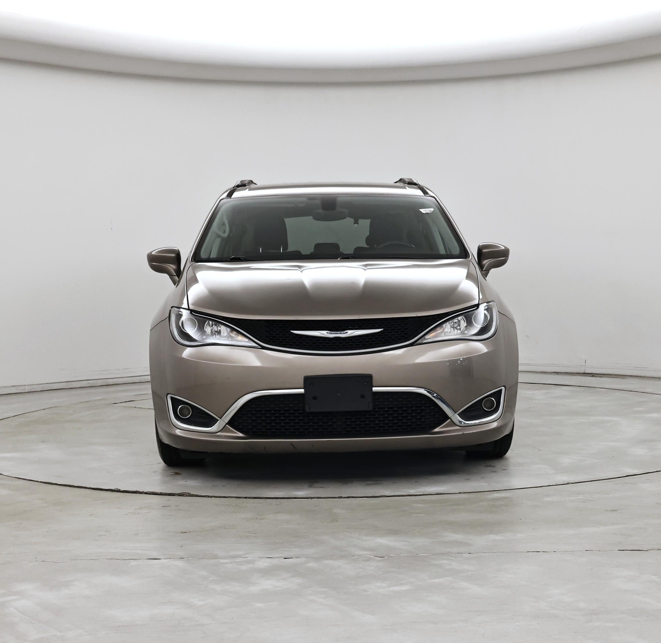 Thumbnail: 2017 Chrysler Pacifica - 5