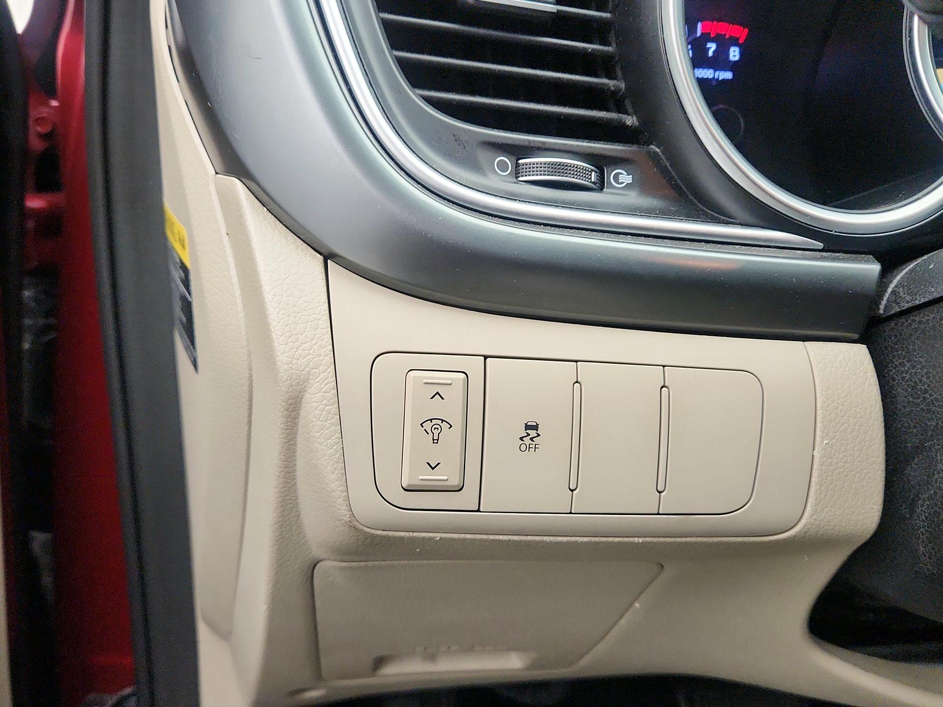 Thumbnail: 2015 Kia Optima - 13