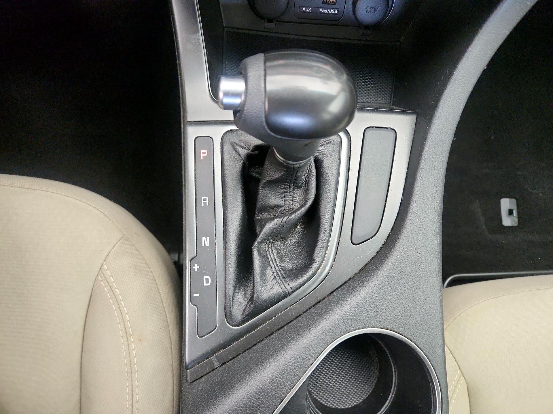 Thumbnail: 2015 Kia Optima - 16