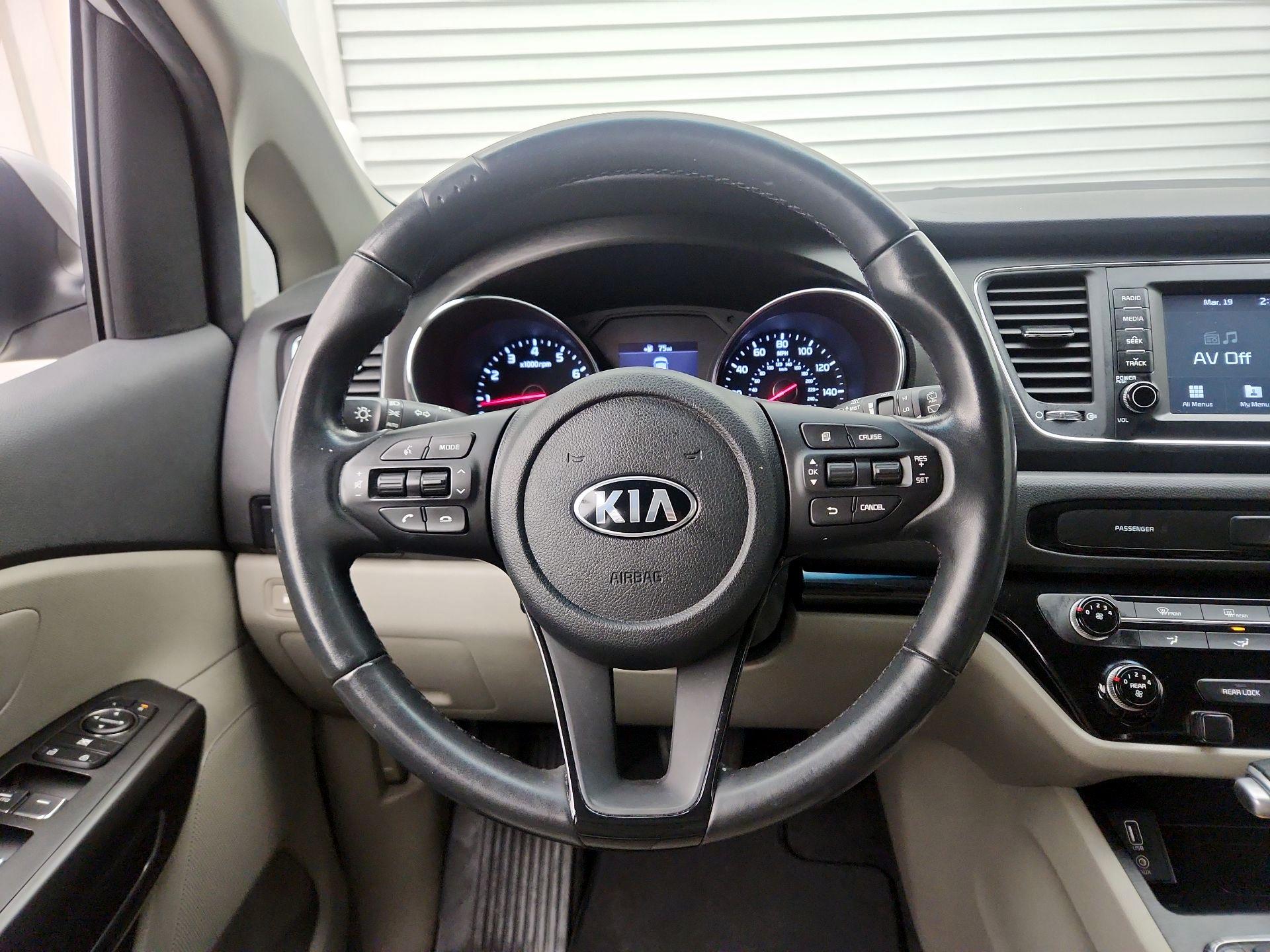 Thumbnail: 2019 Kia Sedona - 10
