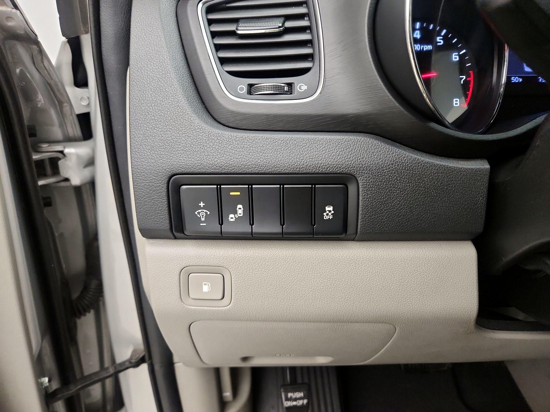 Thumbnail: 2019 Kia Sedona - 13