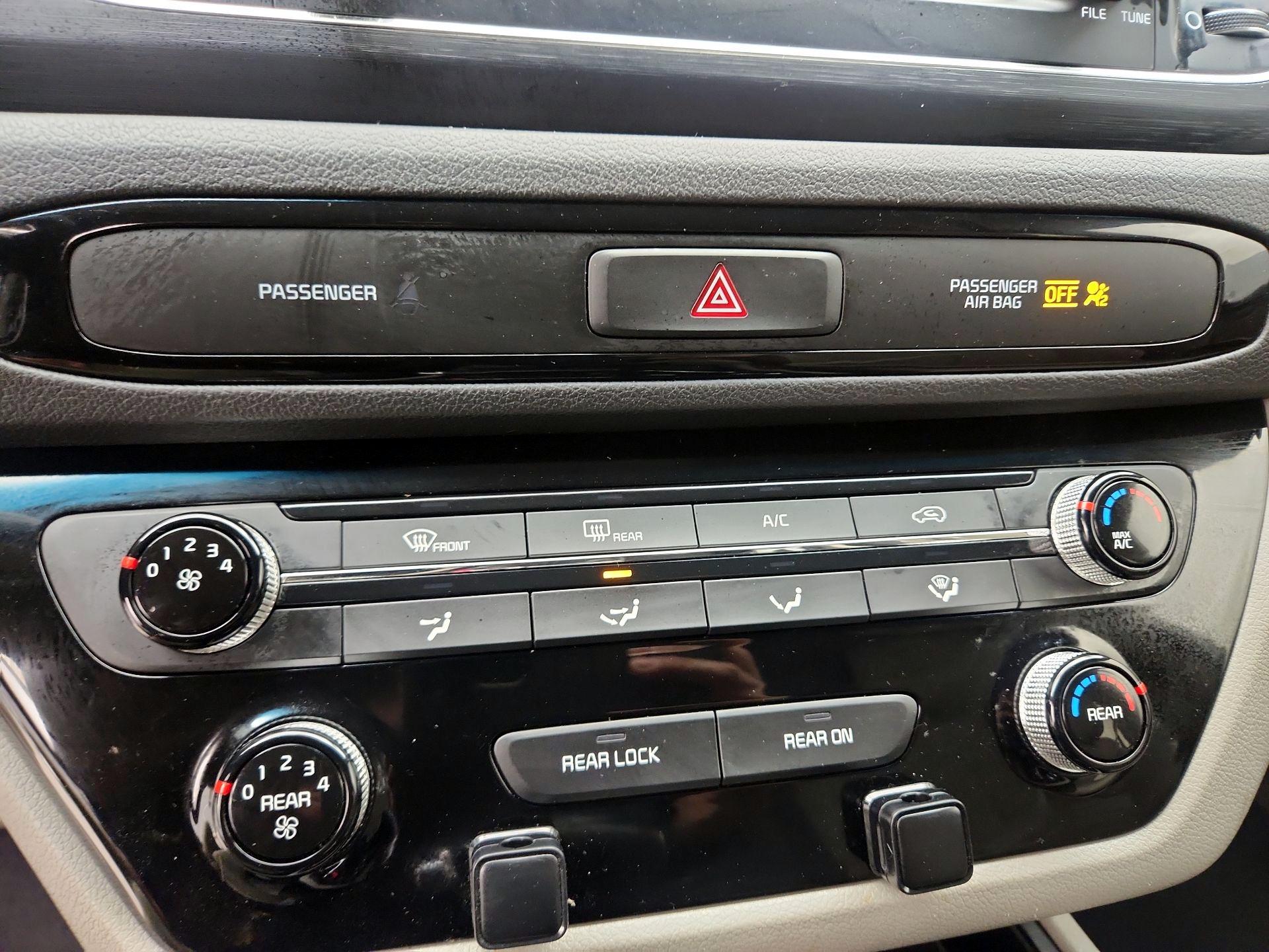 Thumbnail: 2019 Kia Sedona - 16