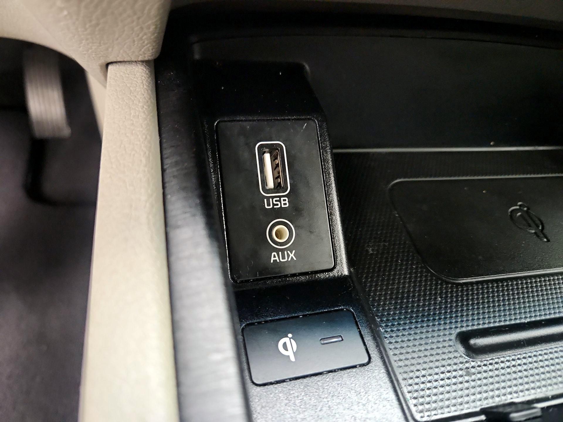 Thumbnail: 2019 Kia Sedona - 18