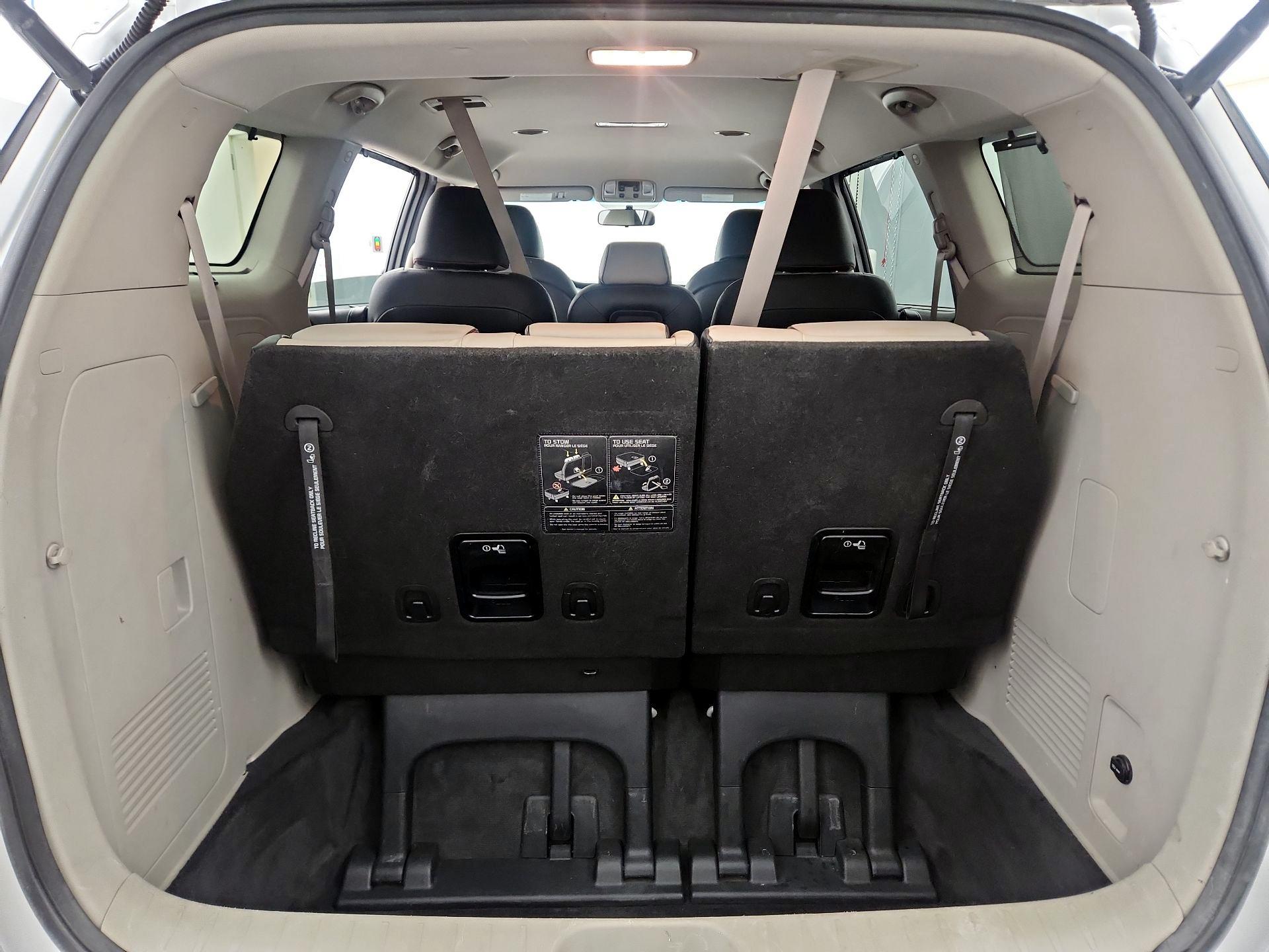 Thumbnail: 2019 Kia Sedona - 20