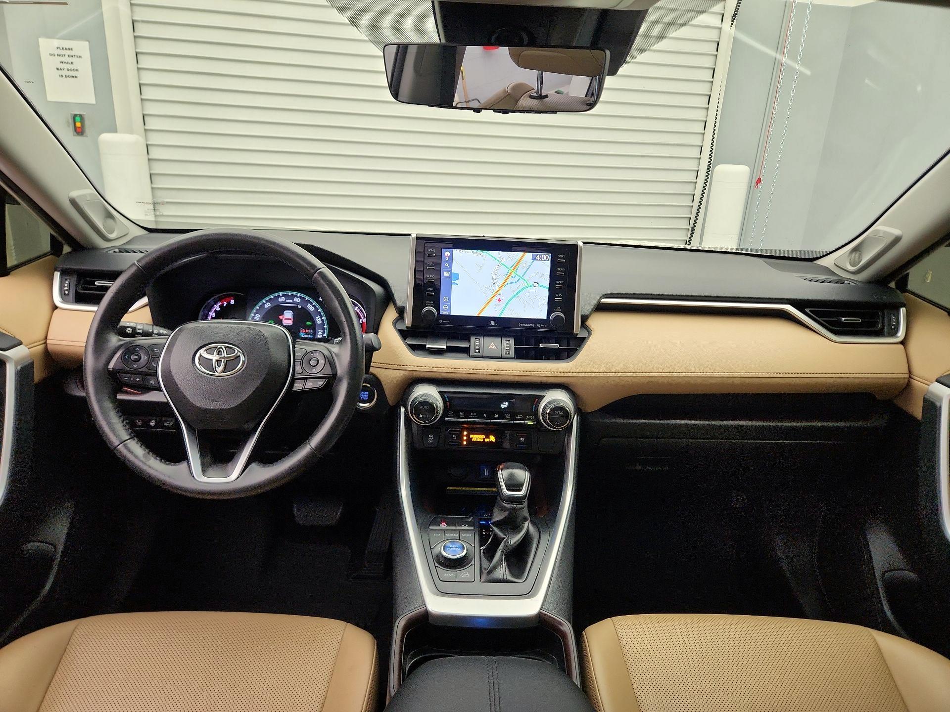 Thumbnail: 2020 Toyota RAV4 - 9