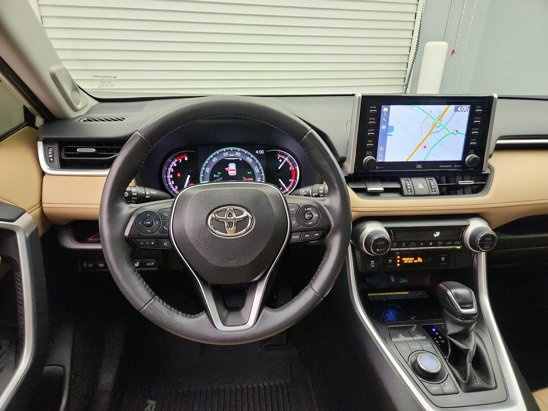 Thumbnail: 2020 Toyota RAV4 - 10