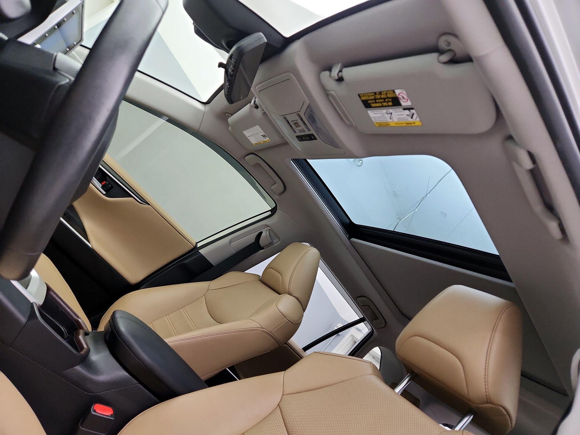 Thumbnail: 2020 Toyota RAV4 - 20