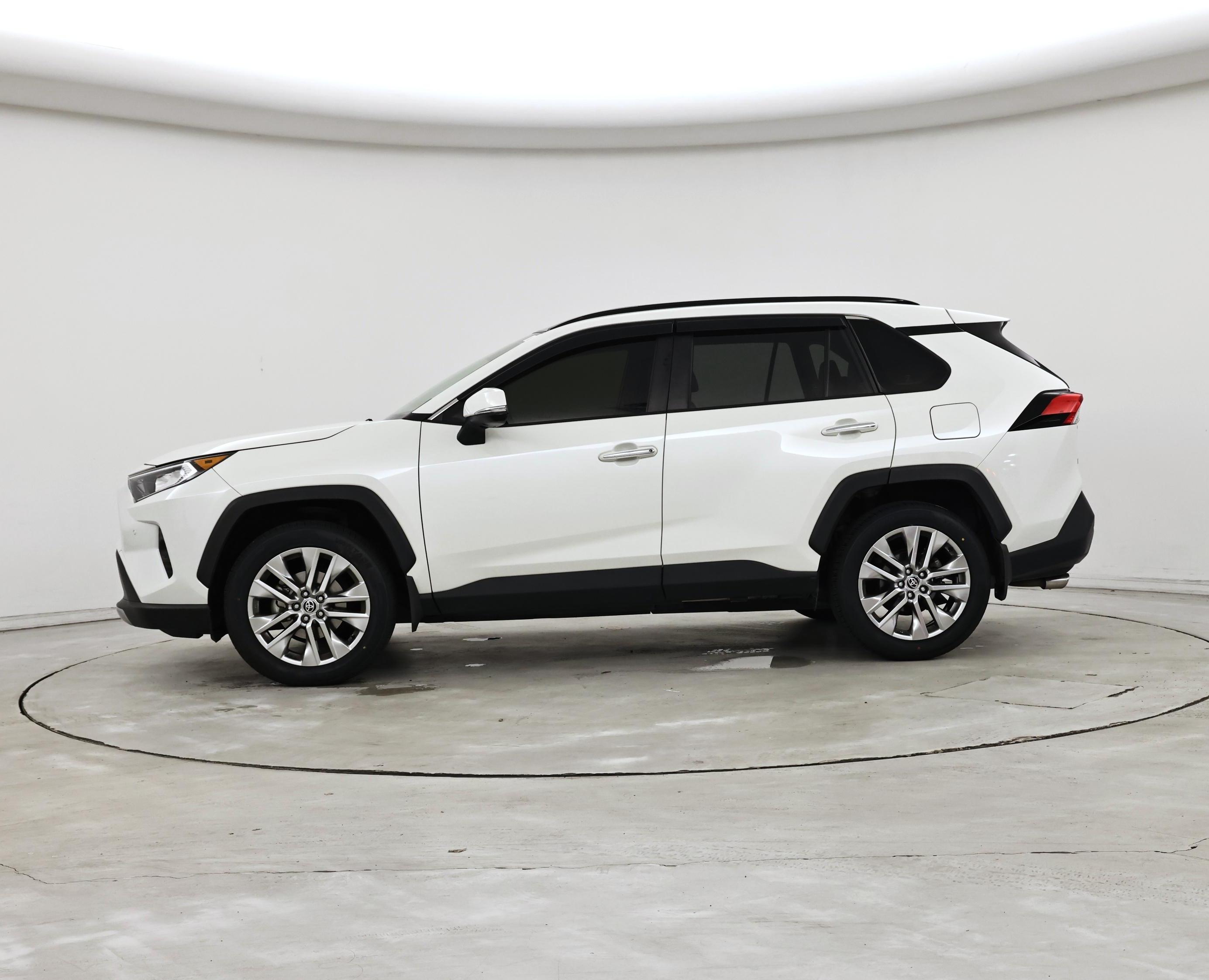 Thumbnail: 2020 Toyota RAV4 - 3