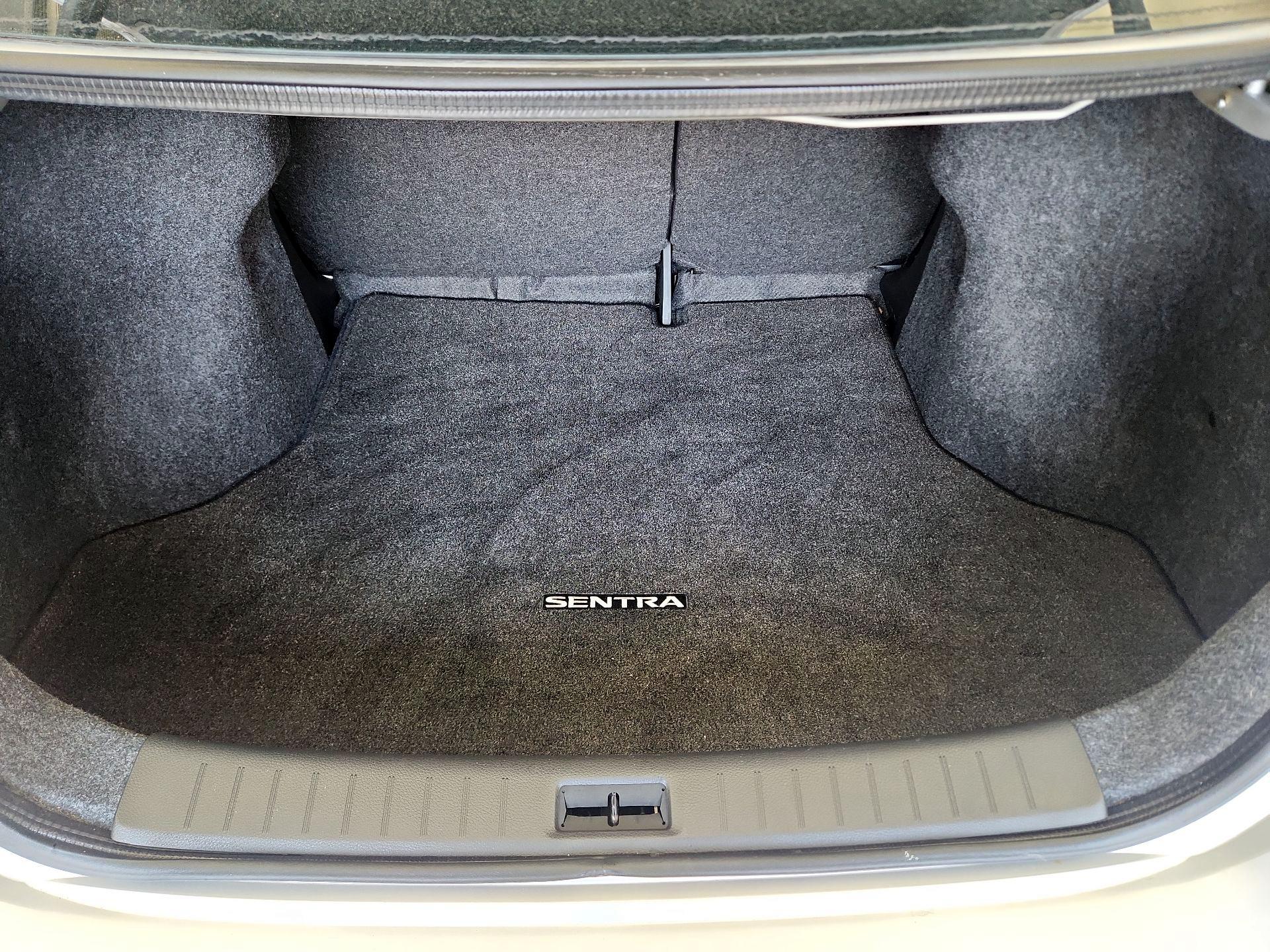 Thumbnail: 2017 Nissan Sentra - 20