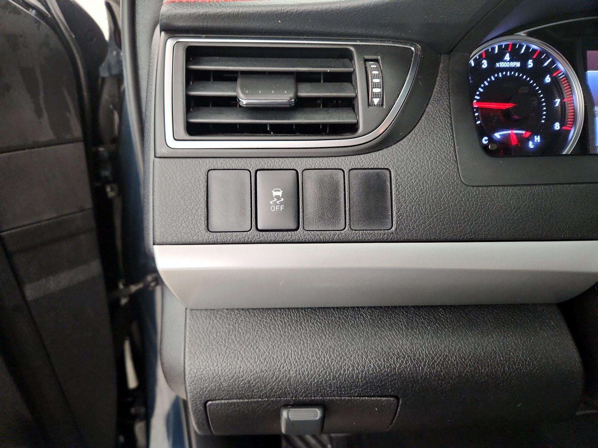 Thumbnail: 2016 Toyota Camry - 13