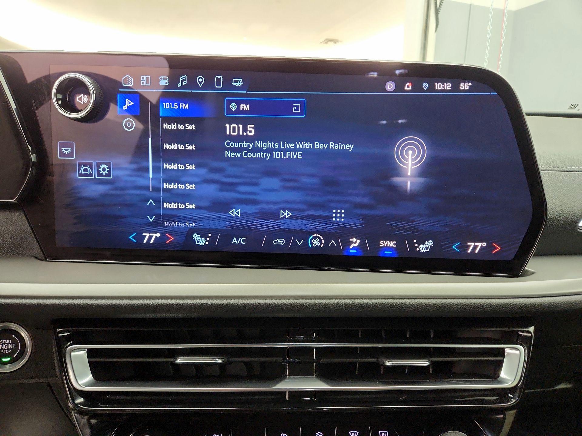 Thumbnail: 2025 Chevrolet Traverse - 16