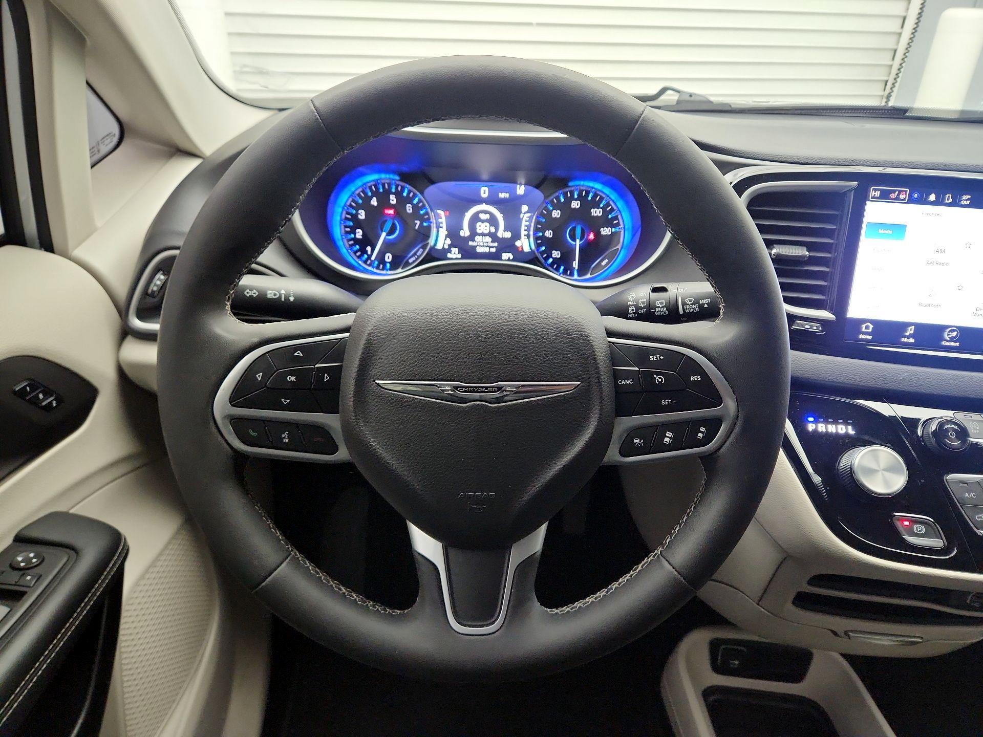 Thumbnail: 2024 Chrysler Pacifica - 10