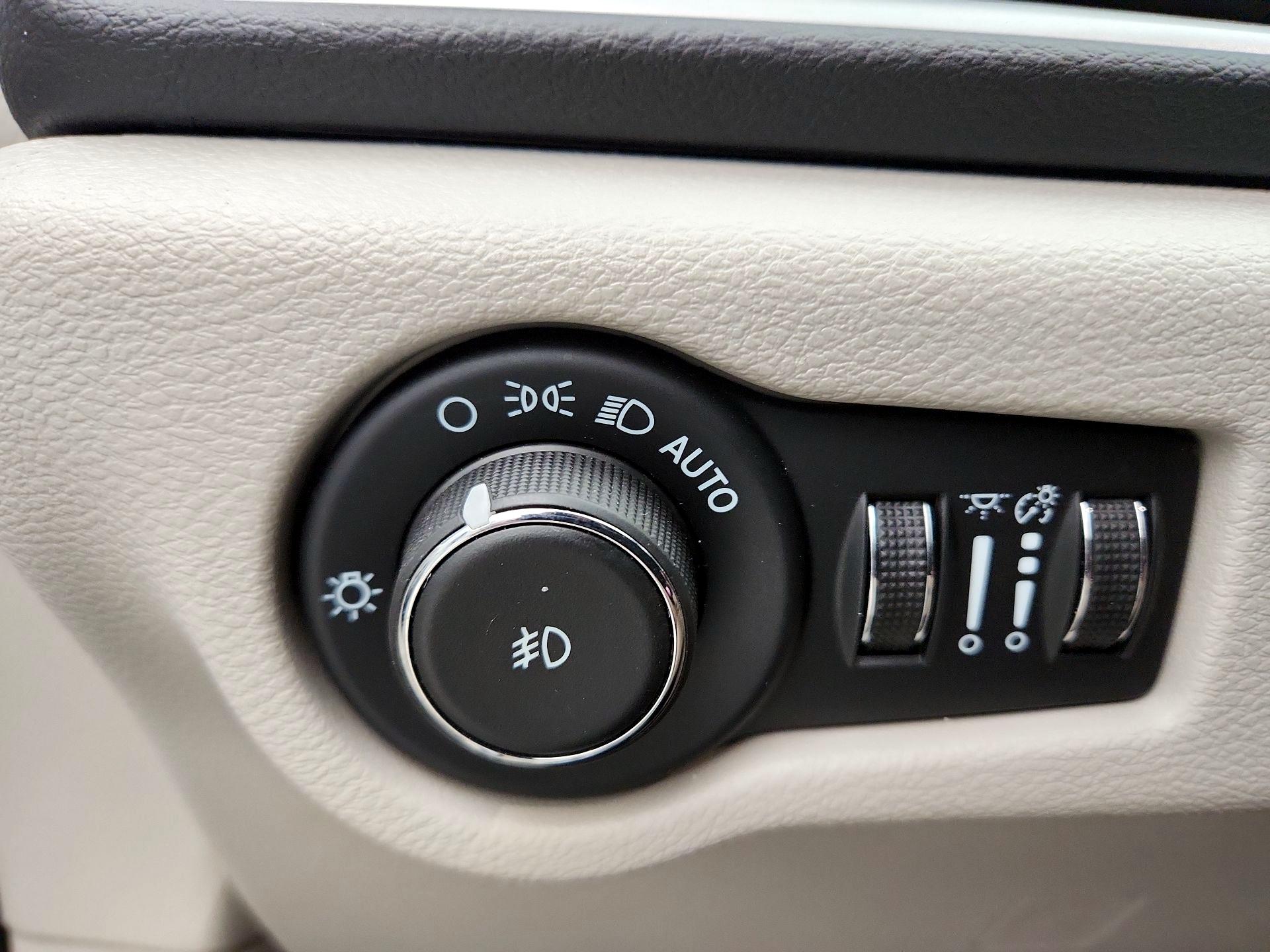 Thumbnail: 2024 Chrysler Pacifica - 13