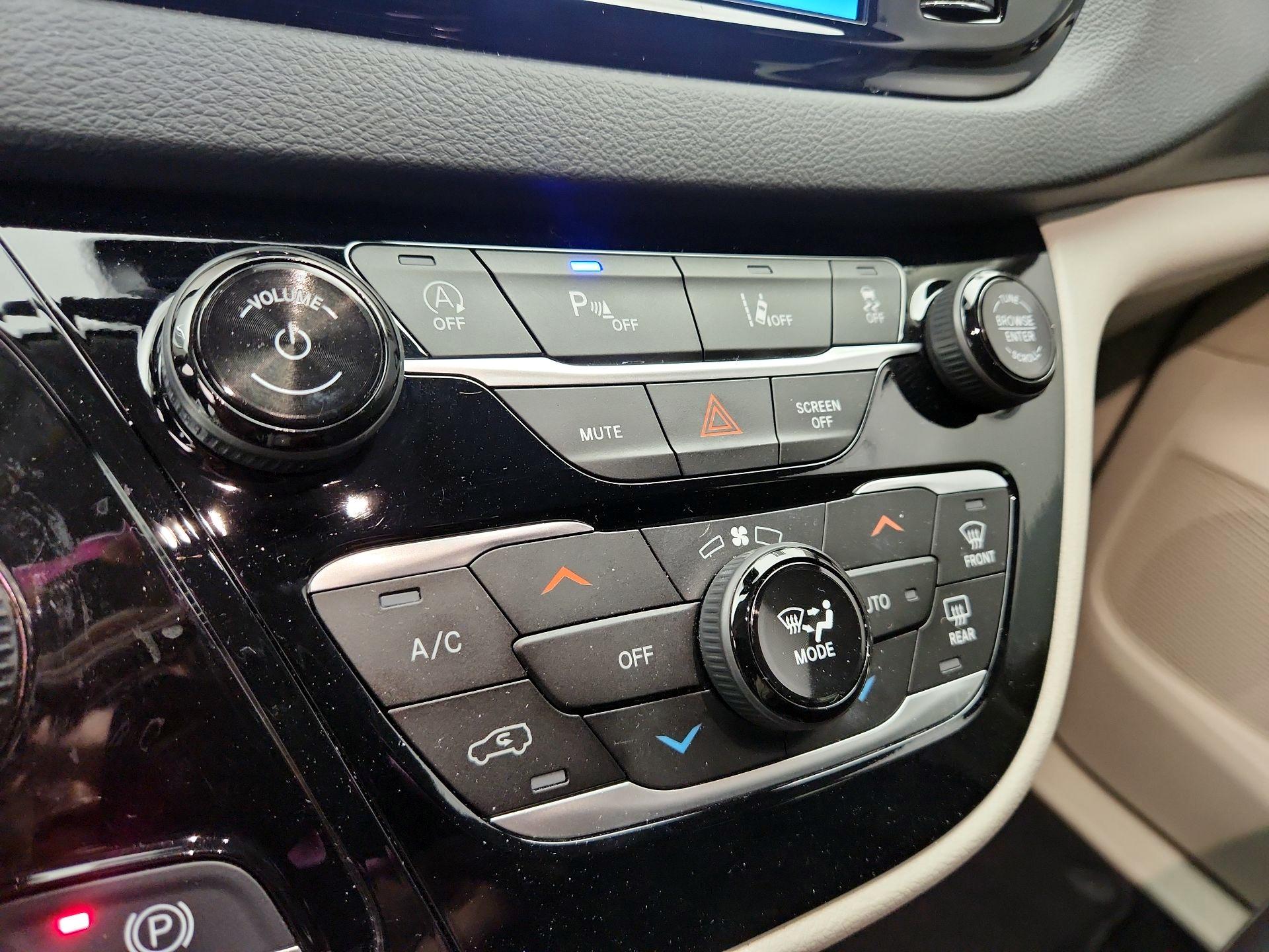 Thumbnail: 2024 Chrysler Pacifica - 16