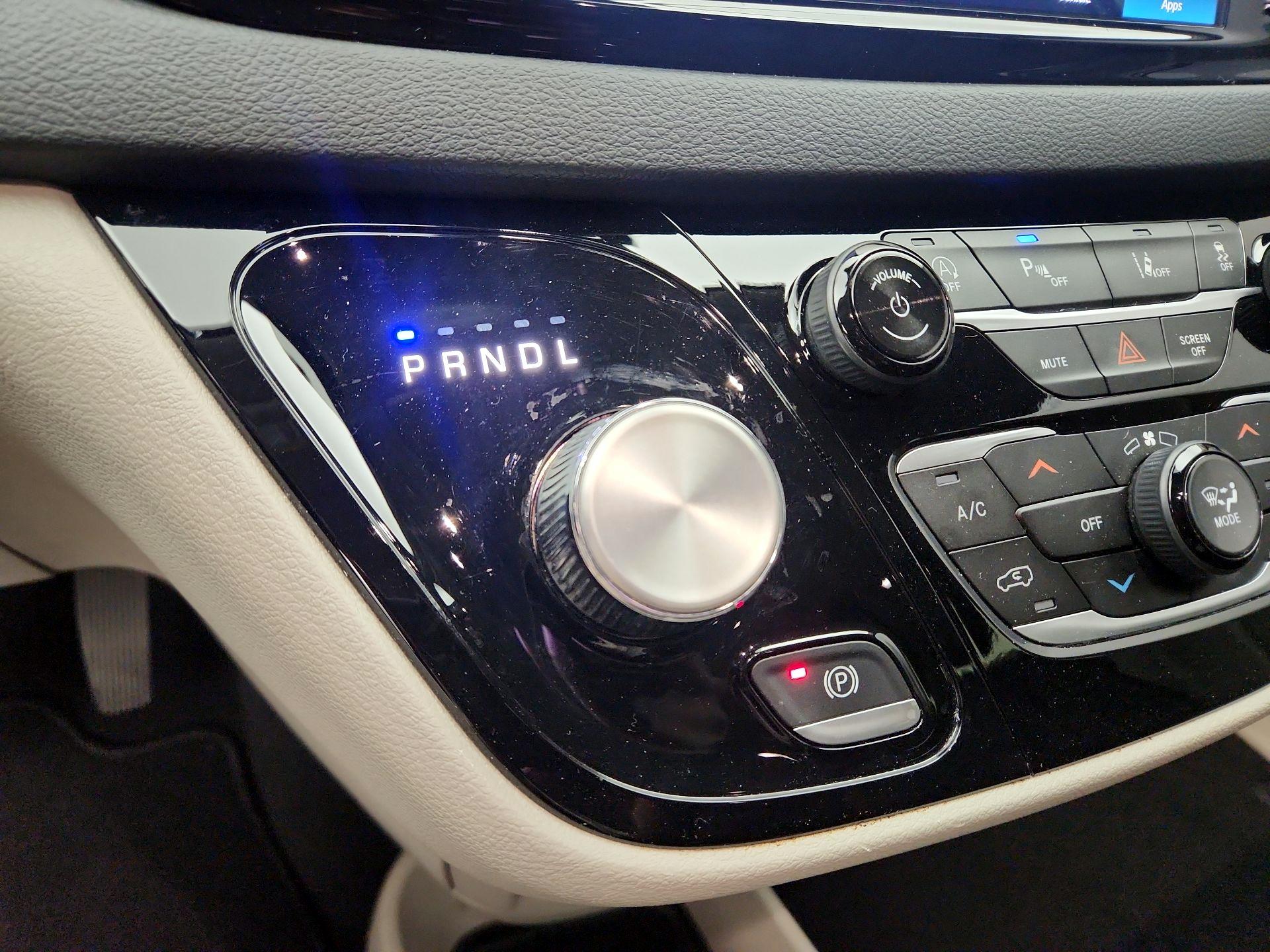 Thumbnail: 2024 Chrysler Pacifica - 17