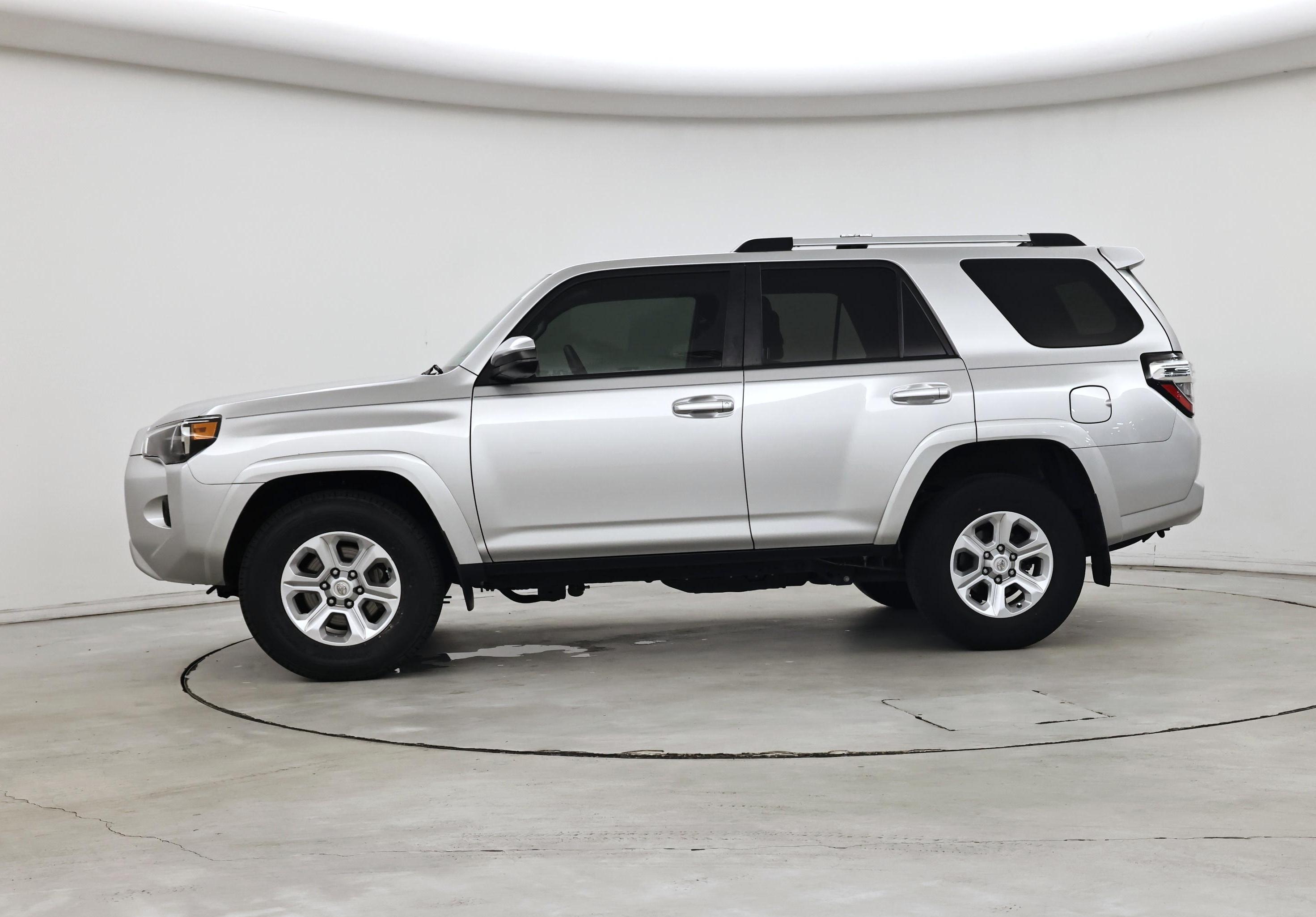 Thumbnail: 2022 Toyota 4Runner - 3